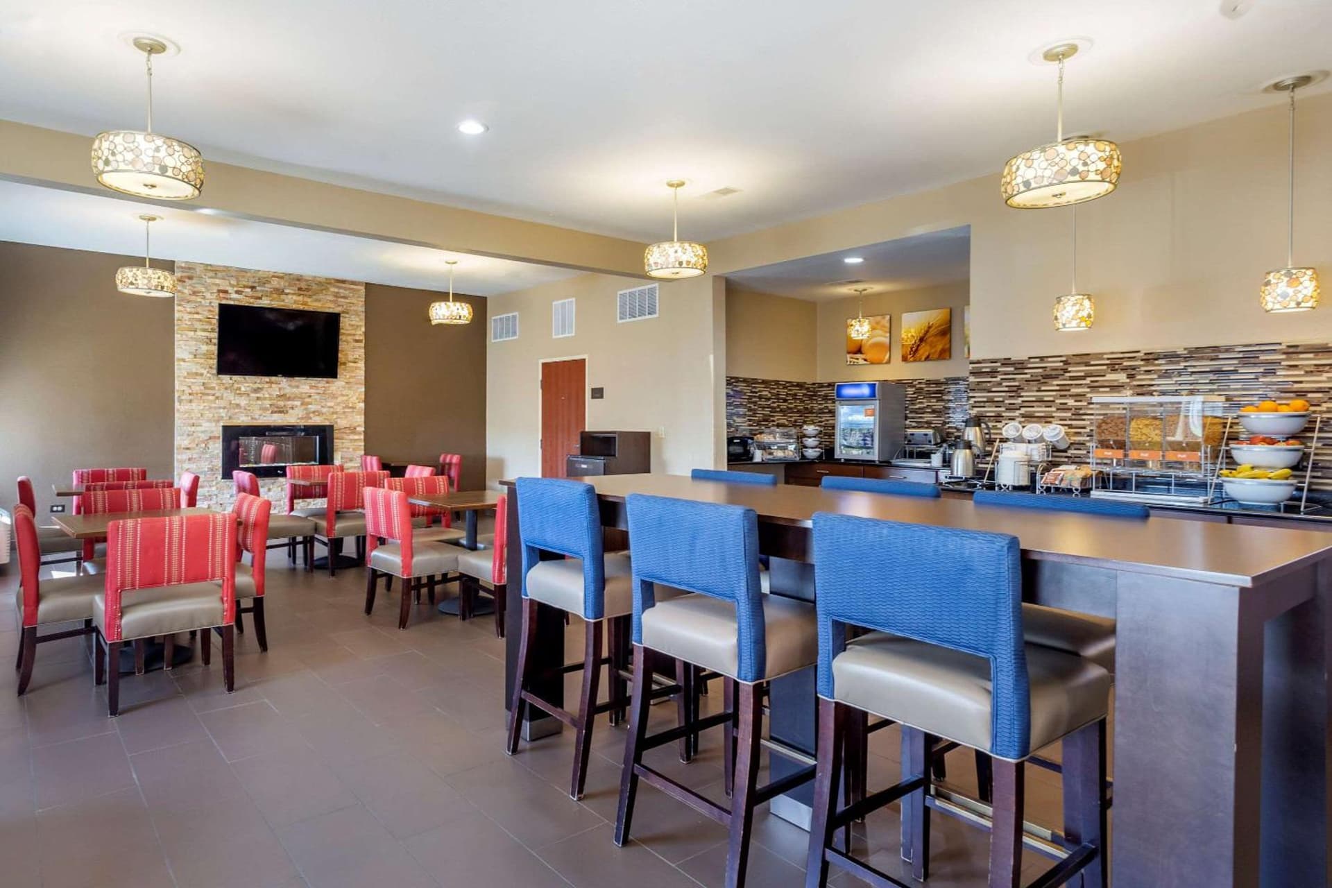 Comfort Inn & Suites North Aurora - Naperville gallery photo in North Aurora, IL — image 16