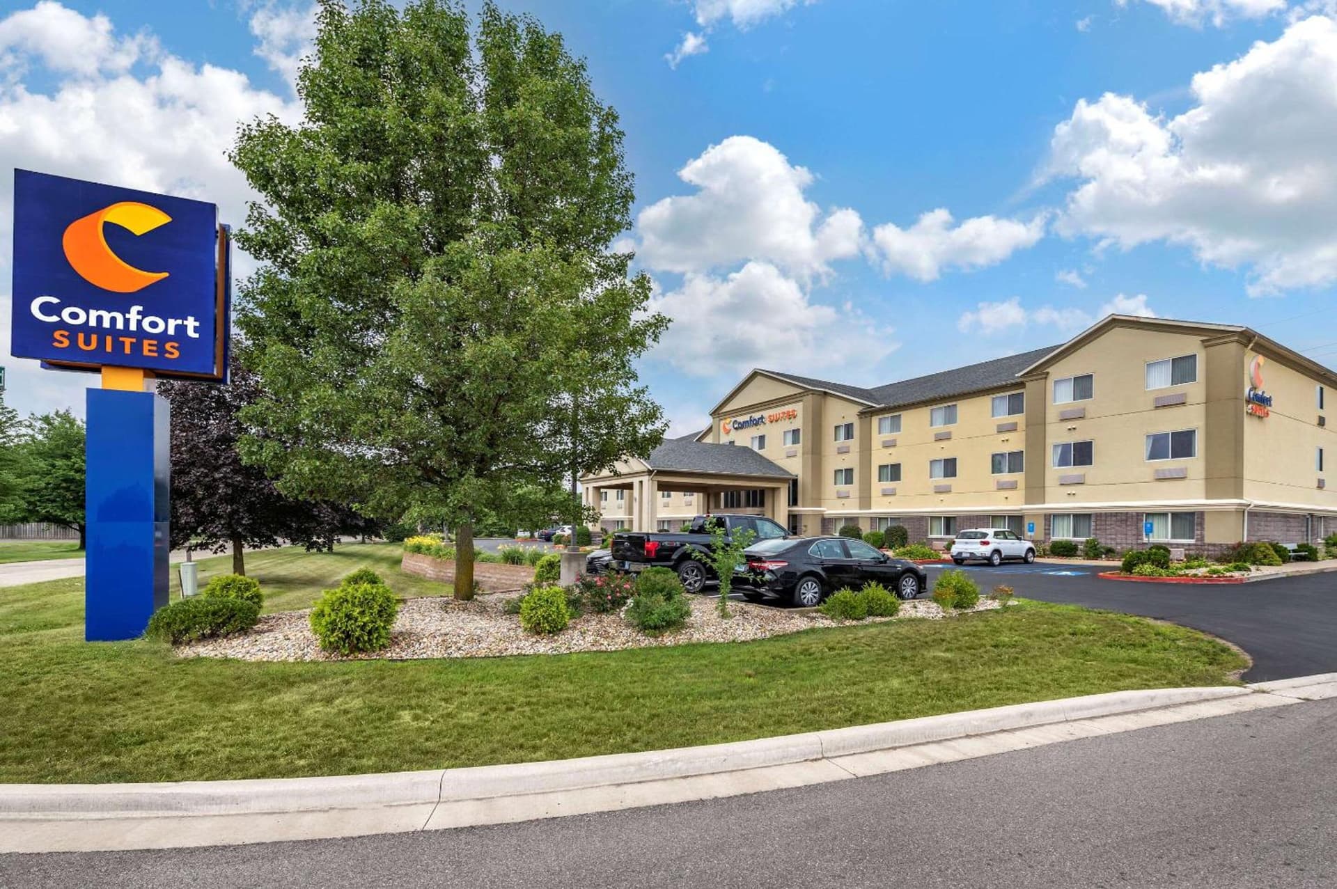 Comfort Suites Elkhart North featured exterior or lobby in Elkhart, IN — similar hotel