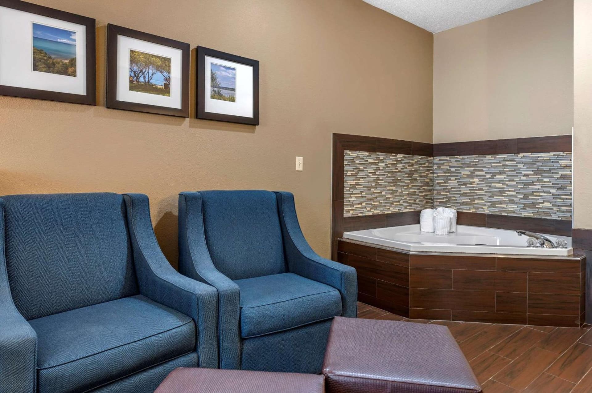 Comfort Suites Elkhart North gallery photo in Elkhart, IN — image 5