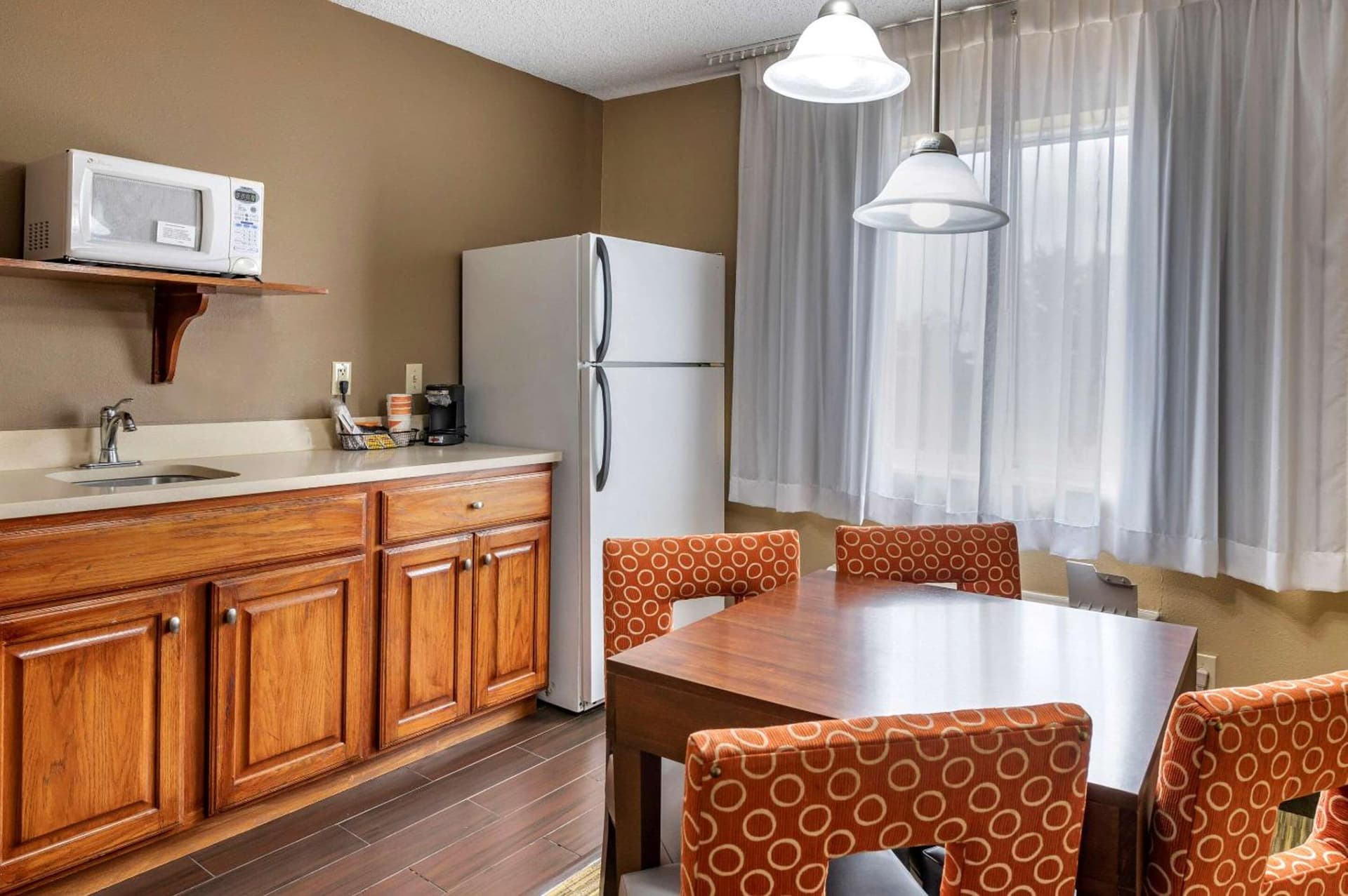 Comfort Suites Elkhart North gallery photo in Elkhart, IN — image 9
