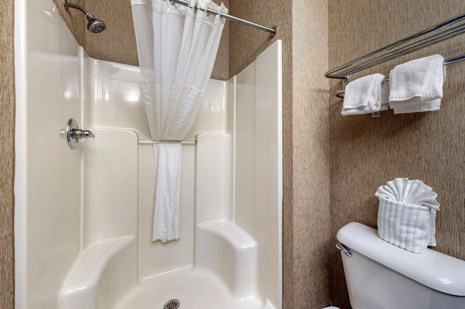 Comfort Suites Elkhart North gallery photo in Elkhart, IN — image 23