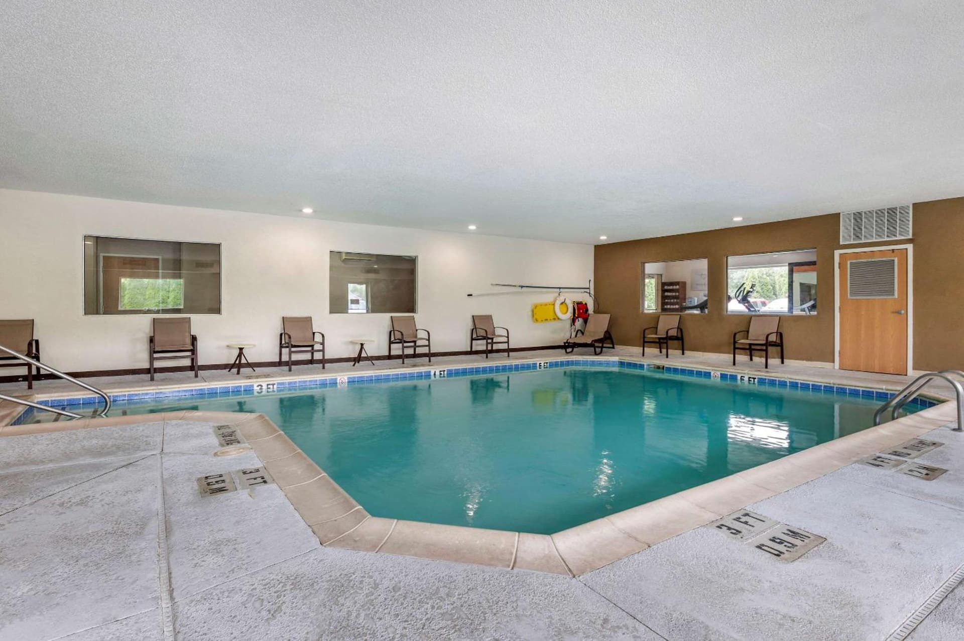 Comfort Suites Elkhart North gallery photo in Elkhart, IN — image 8