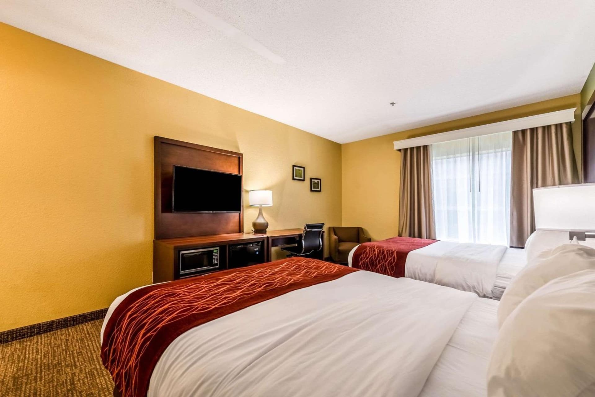 Comfort Inn & Suites Dayton Northwest - Englewood gallery photo in Dayton, OH — image 11