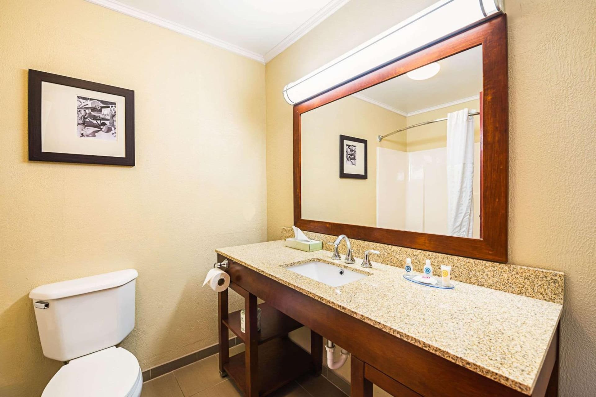 Comfort Inn & Suites Dayton Northwest - Englewood gallery photo in Dayton, OH — image 32