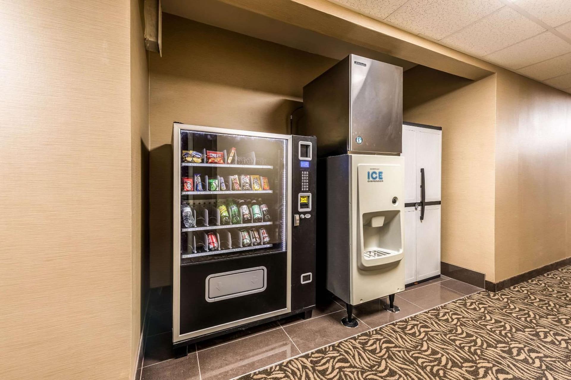 Comfort Inn & Suites Dayton Northwest - Englewood gallery photo in Dayton, OH — image 12
