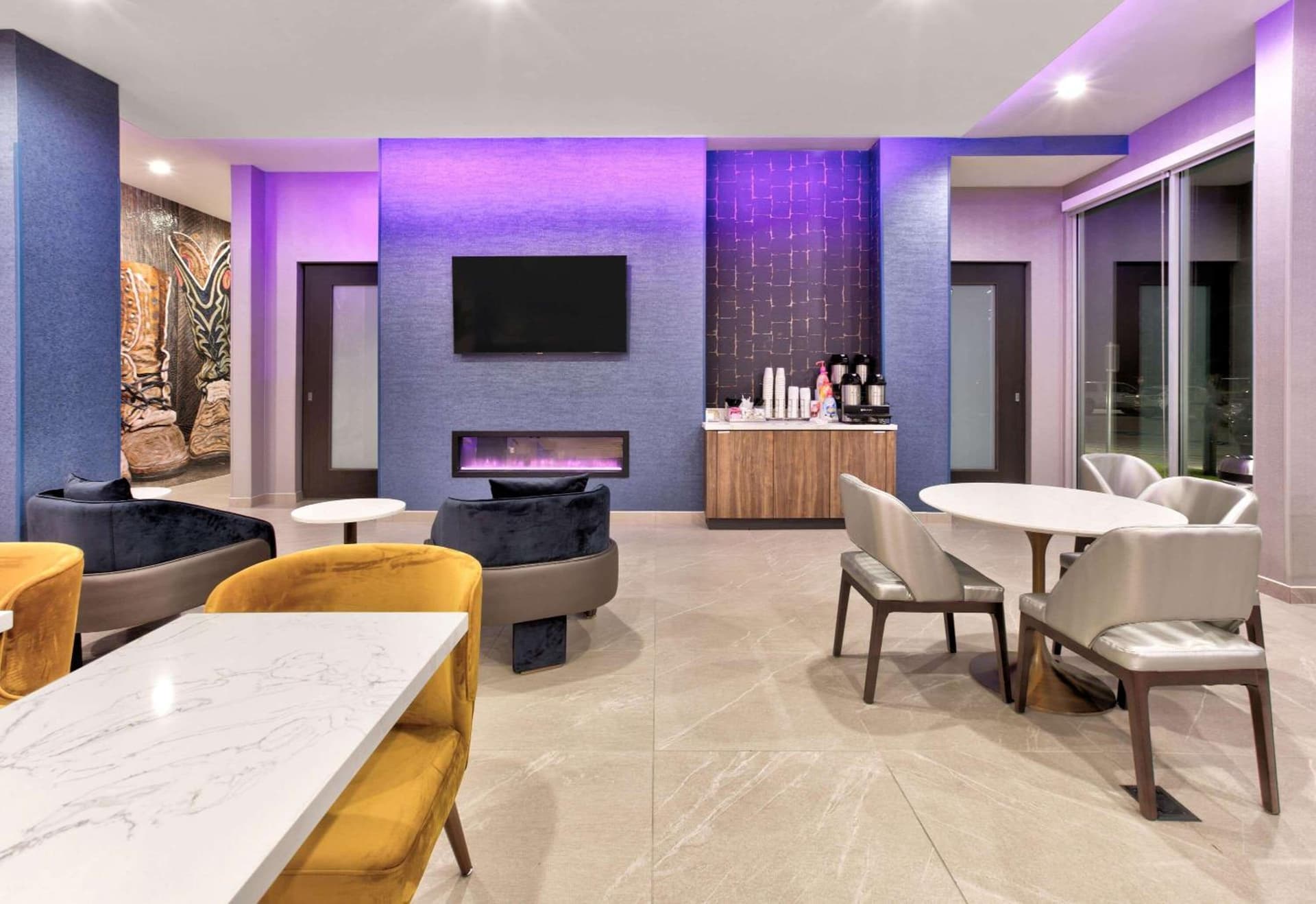 La Quinta Inn & Suites by Wyndham Terrell gallery photo in Terrell, TX — image 67