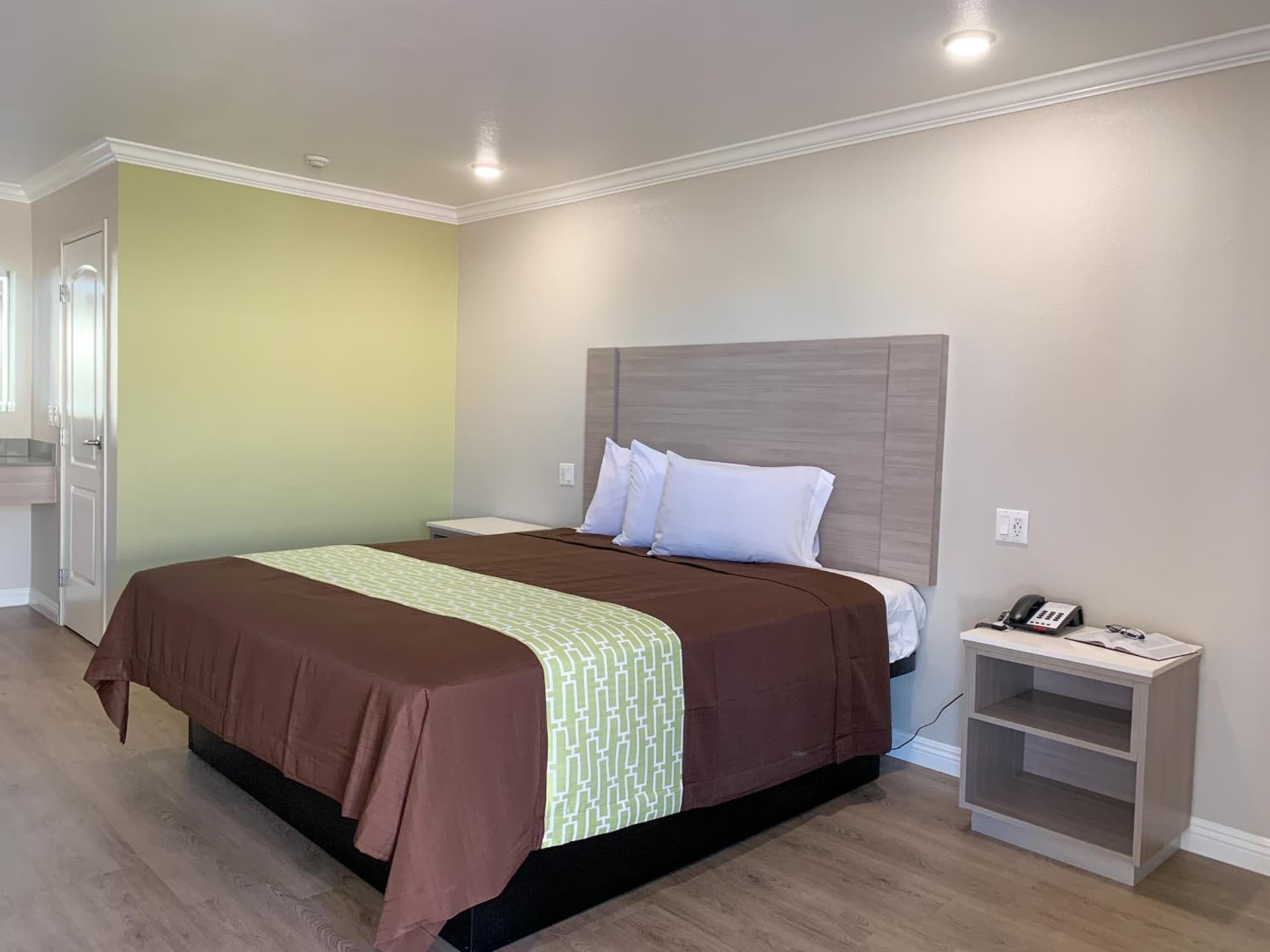 Mojave Inn gallery photo in Victorville, CA — image 19