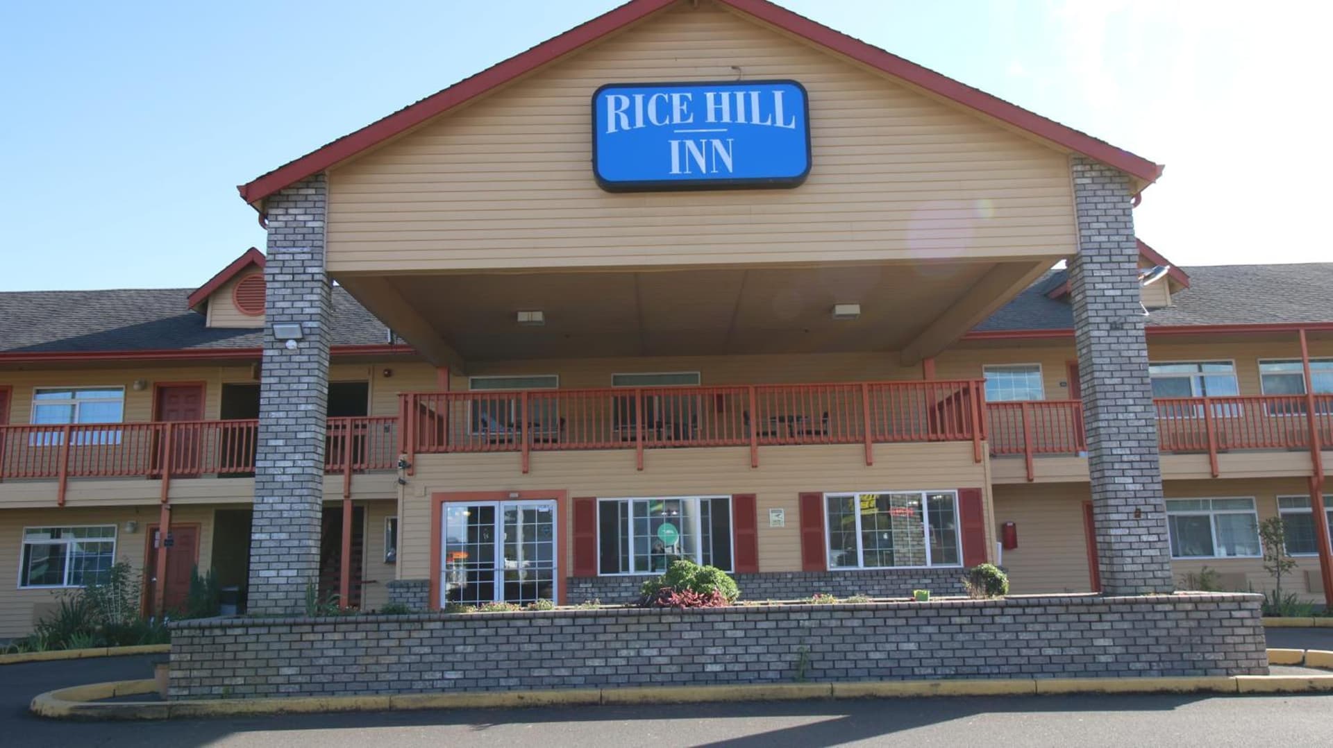 Rice Hill Inn Motel interior in Oakland, OR — gallery photo 2