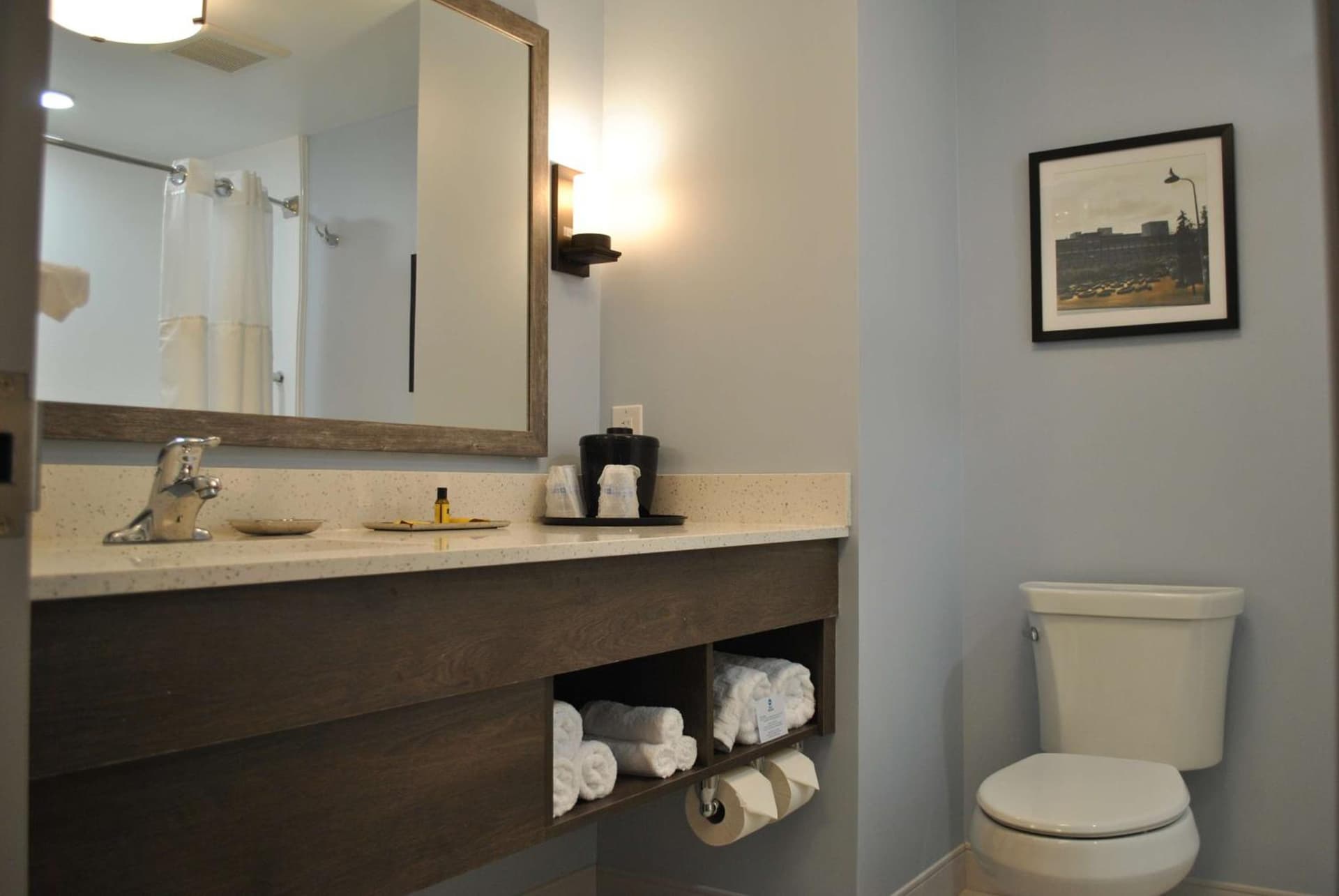 Best Western Plus Hershey interior in Hershey, PA — gallery photo 2