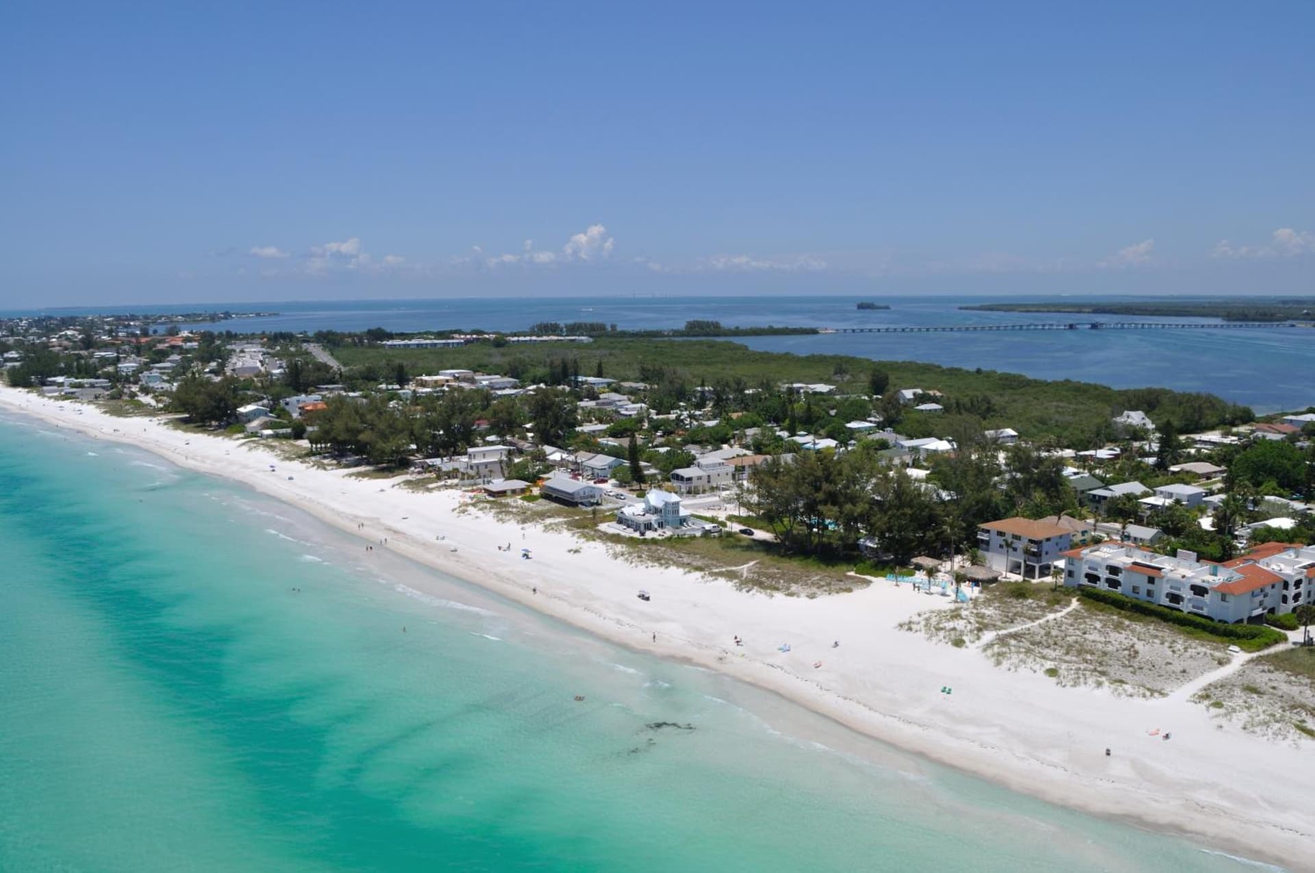 Cedar Cove Resort & Cottages interior in Holmes Beach, FL — gallery photo 2