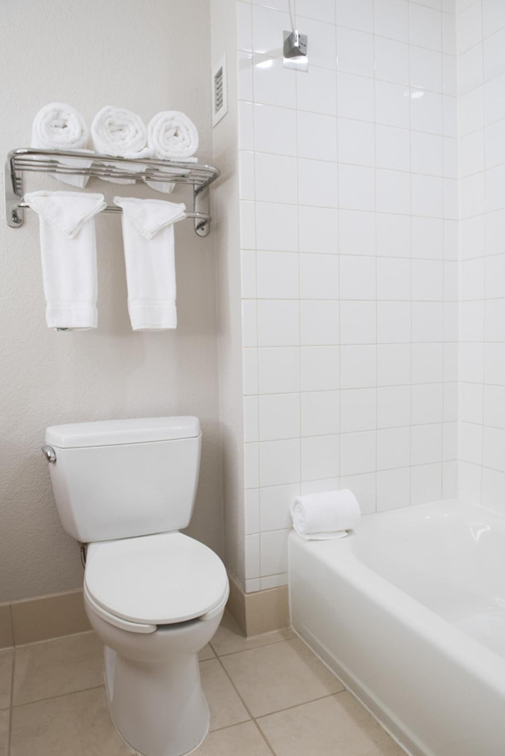 Holiday Inn Express Pascagoula-Moss Point by IHG interior in Moss Point, MS — gallery photo 2
