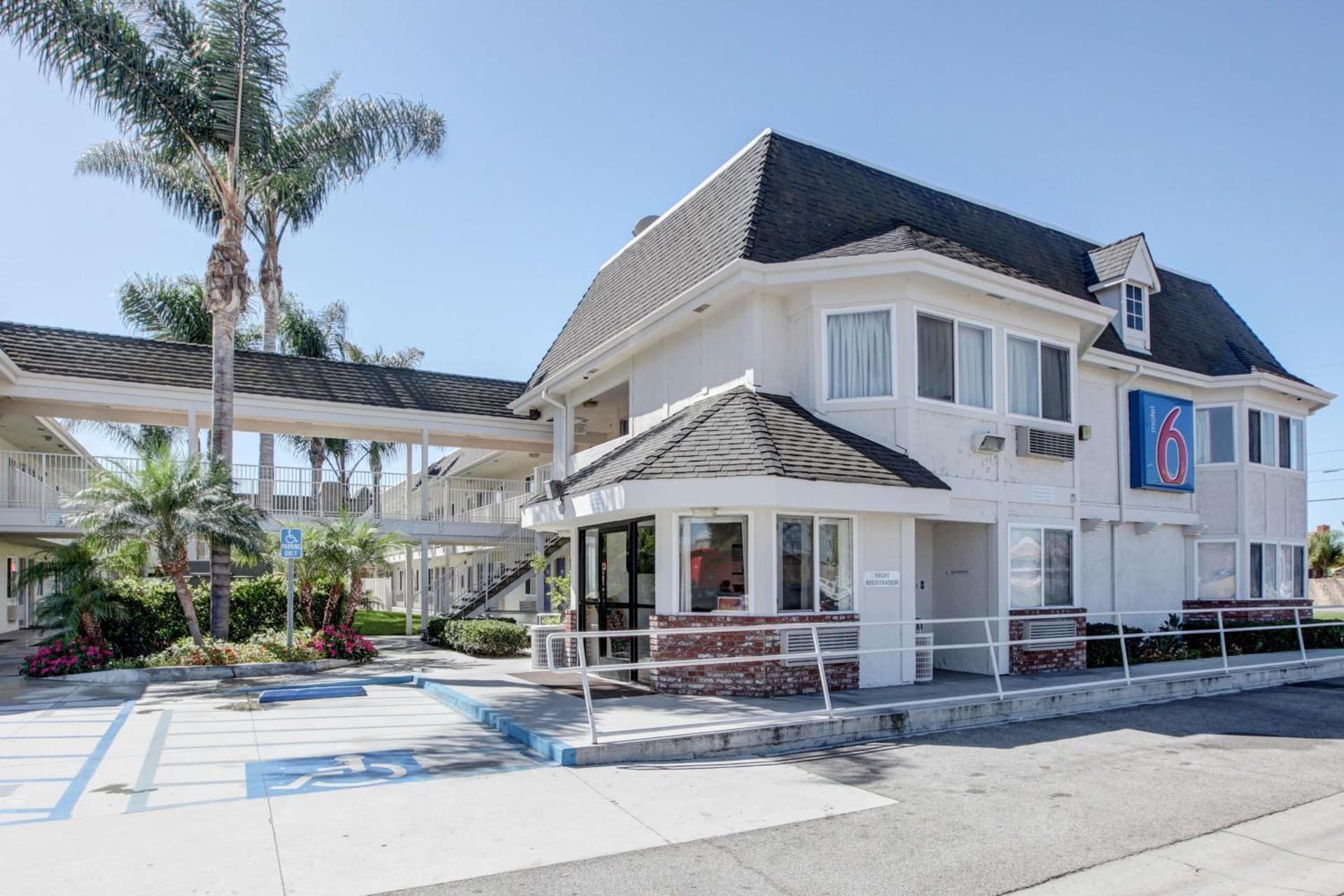 Motel 6-Westminster, CA - North featured exterior or lobby in Westminster, CA — similar hotel