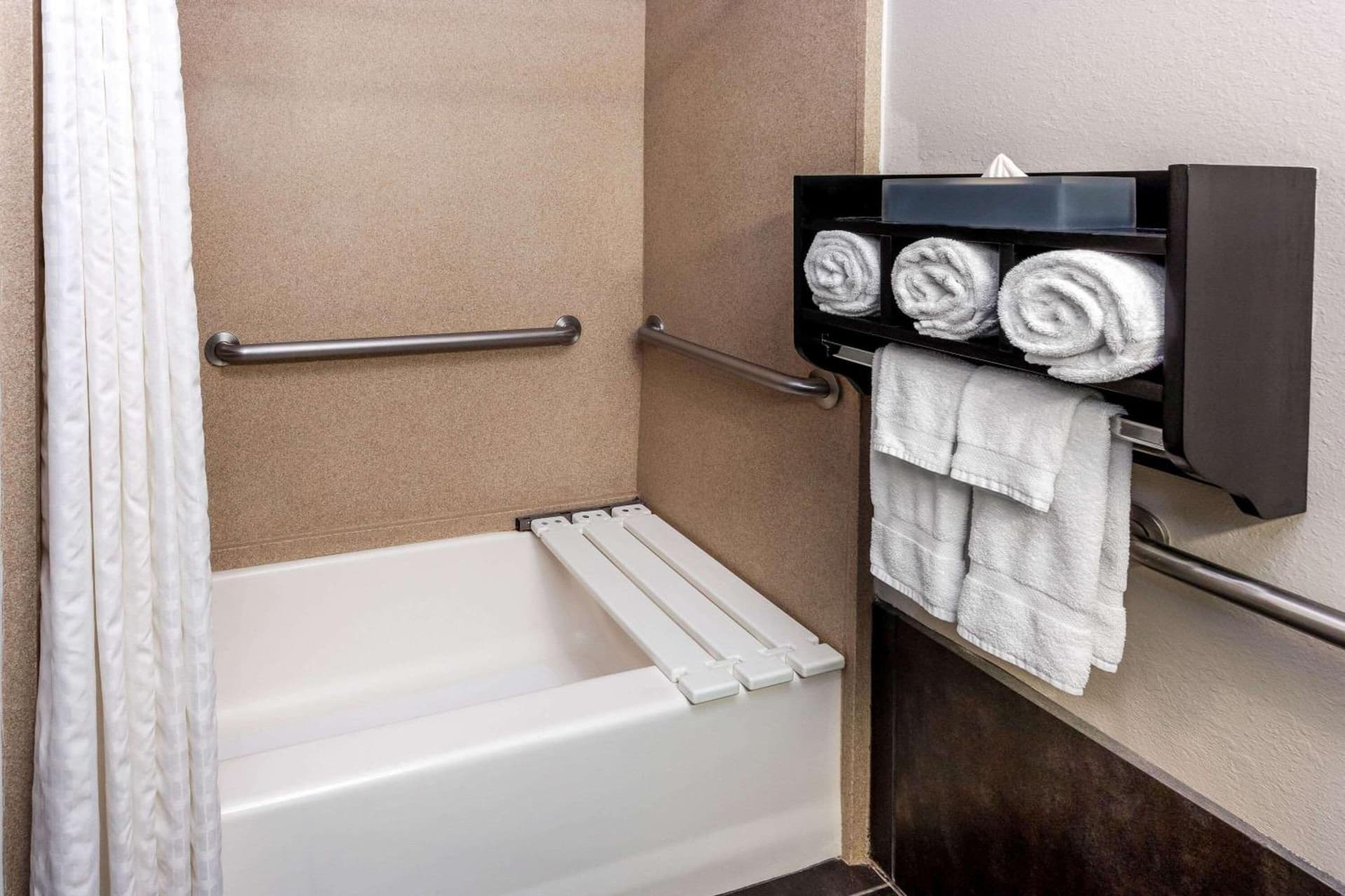 La Quinta by Wyndham Laredo Airport gallery photo in Laredo, TX — image 19