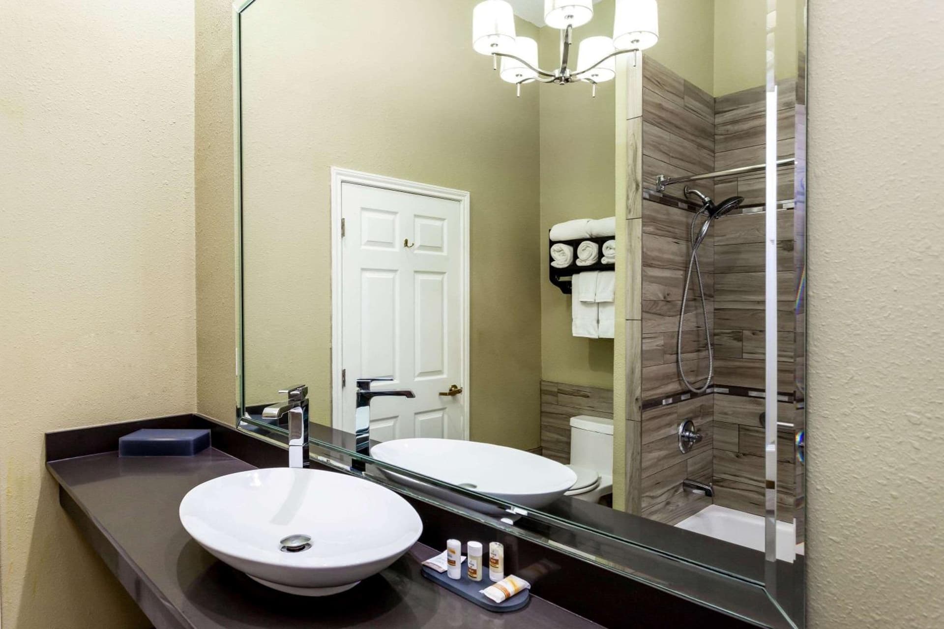 La Quinta by Wyndham Laredo Airport gallery photo in Laredo, TX — image 21