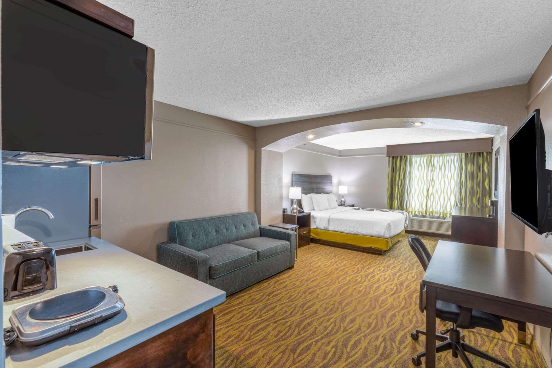 La Quinta by Wyndham Laredo Airport gallery photo in Laredo, TX — image 4