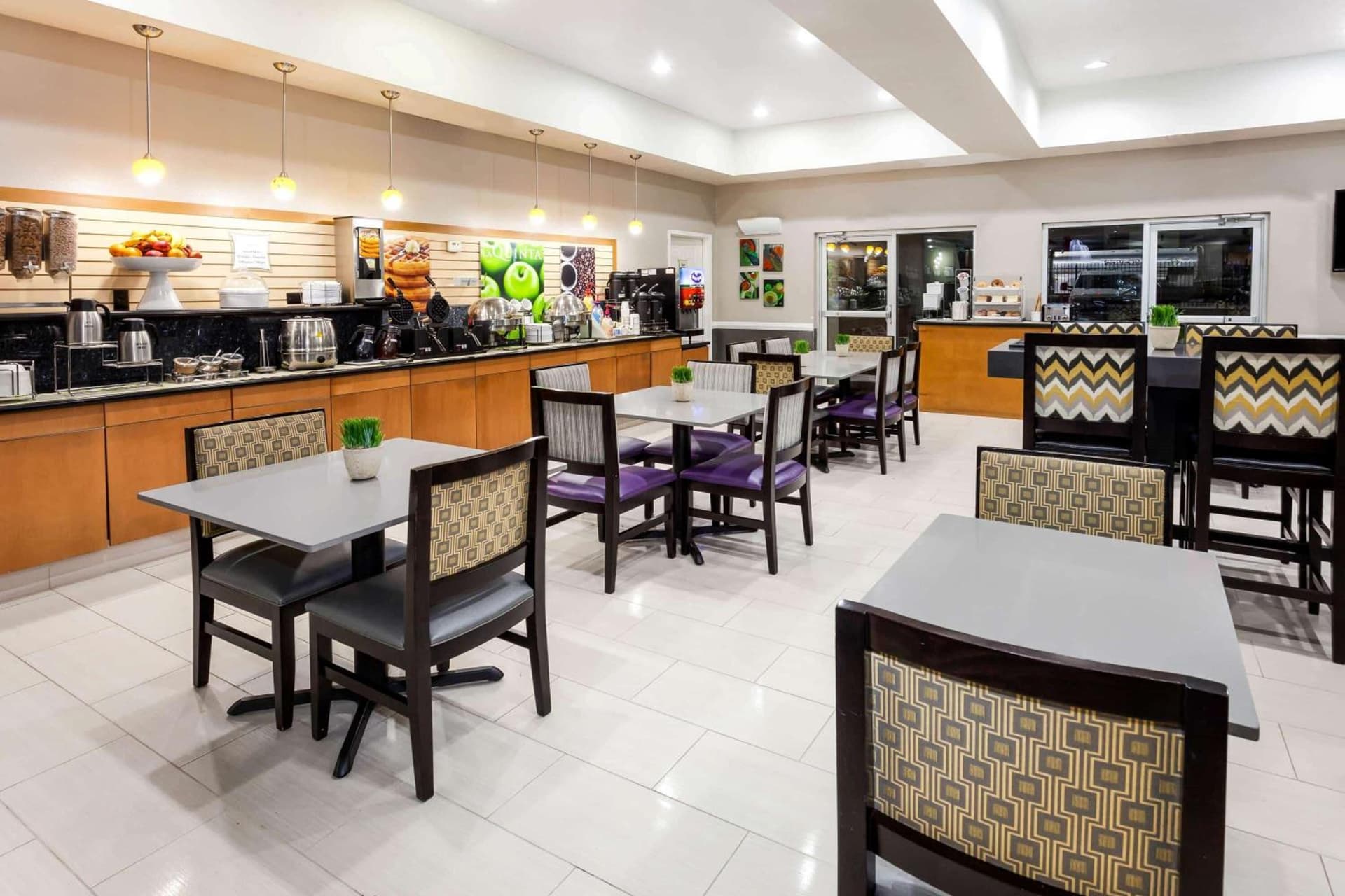 La Quinta by Wyndham Laredo Airport gallery photo in Laredo, TX — image 9