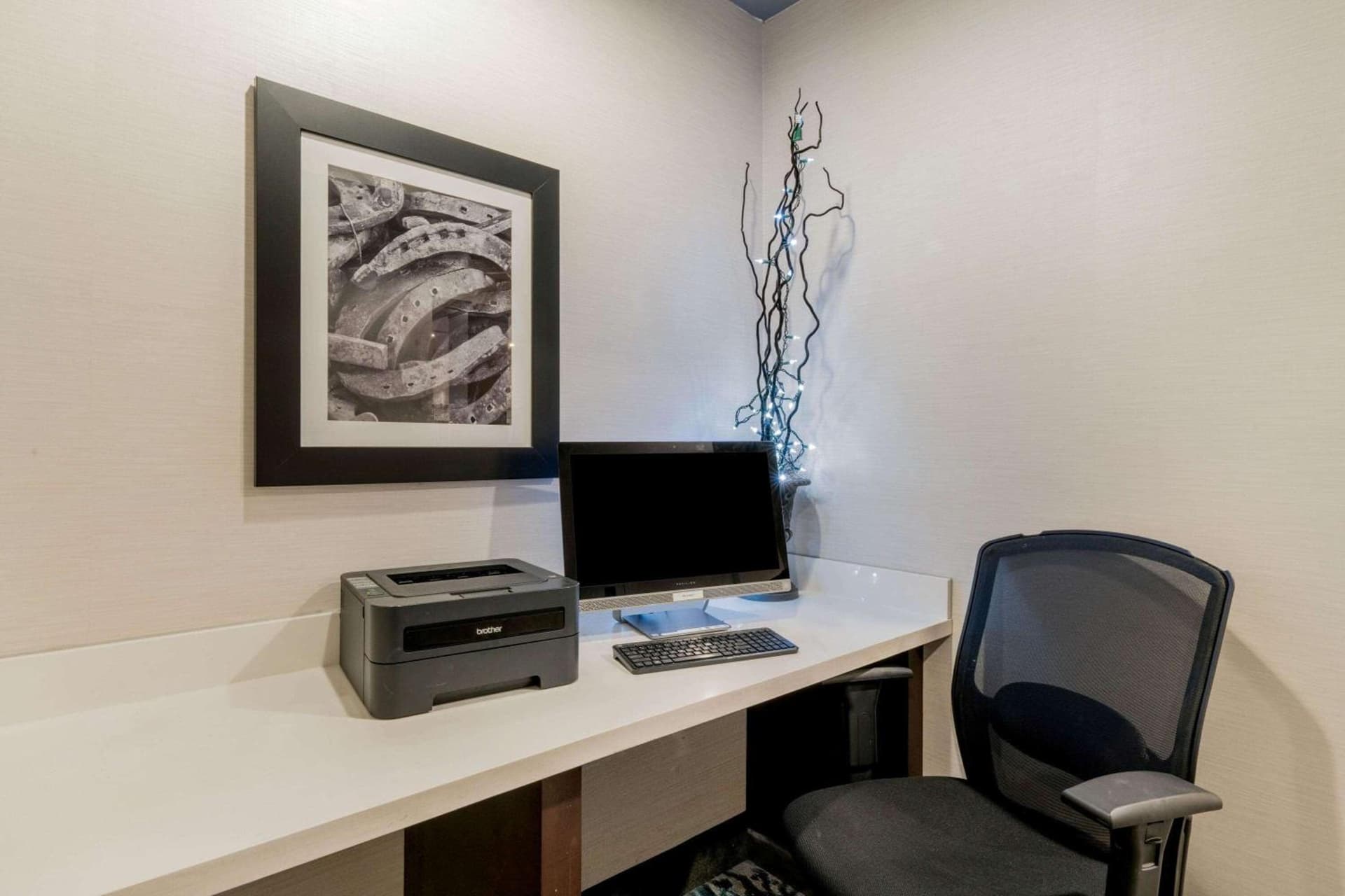 La Quinta Inn & Suites by Wyndham Fort Worth Arlington West gallery photo in Arlington, TX — image 25