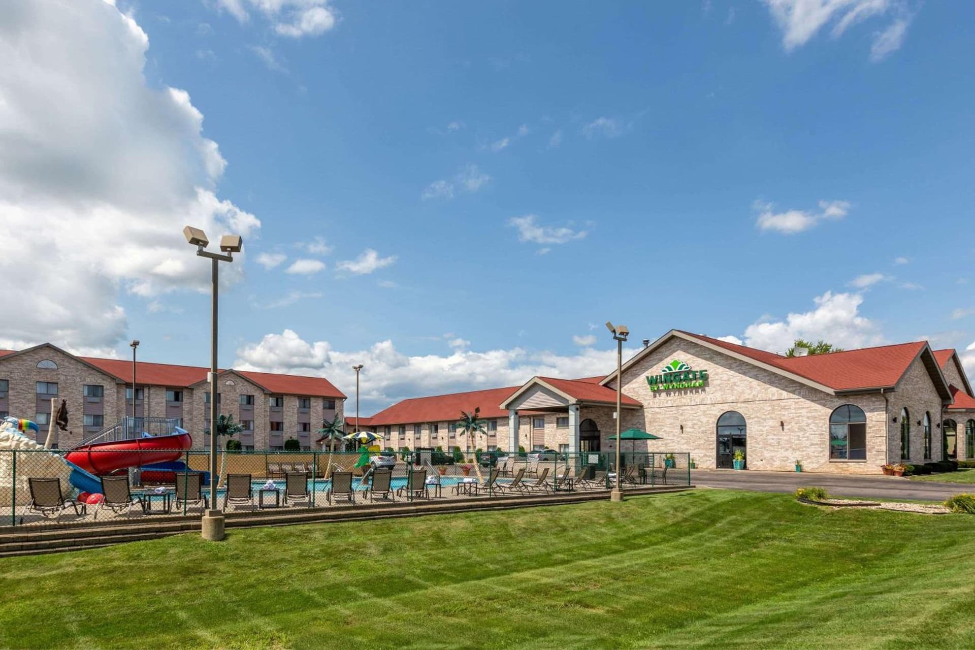 Wingate by Wyndham Wisconsin Dells Waterpark interior in Wisconsin Dells, WI — gallery photo 2