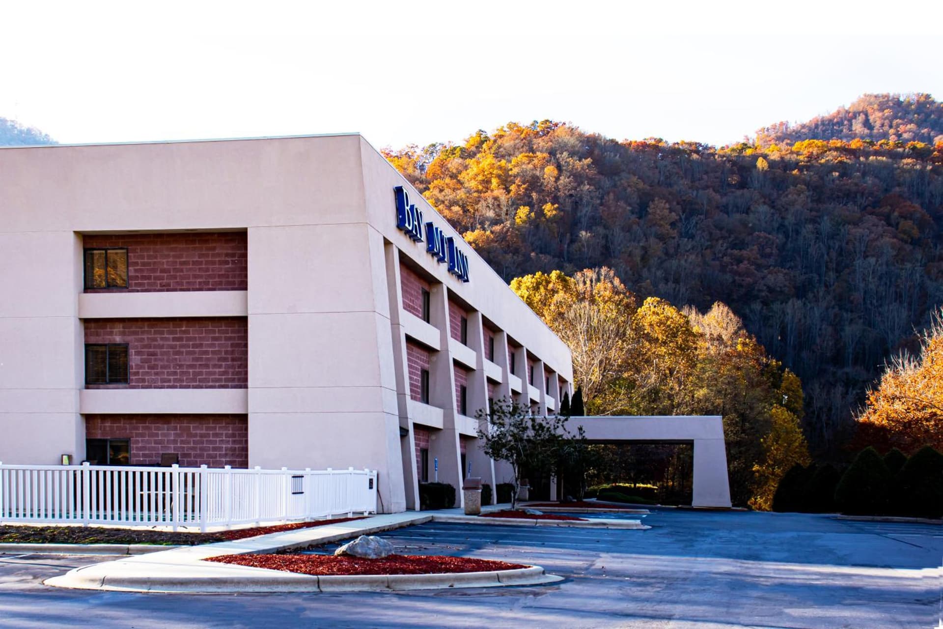 Bay Mountain Inn Cherokee Smoky Mountains featured exterior or lobby in Cherokee, NC — similar hotel