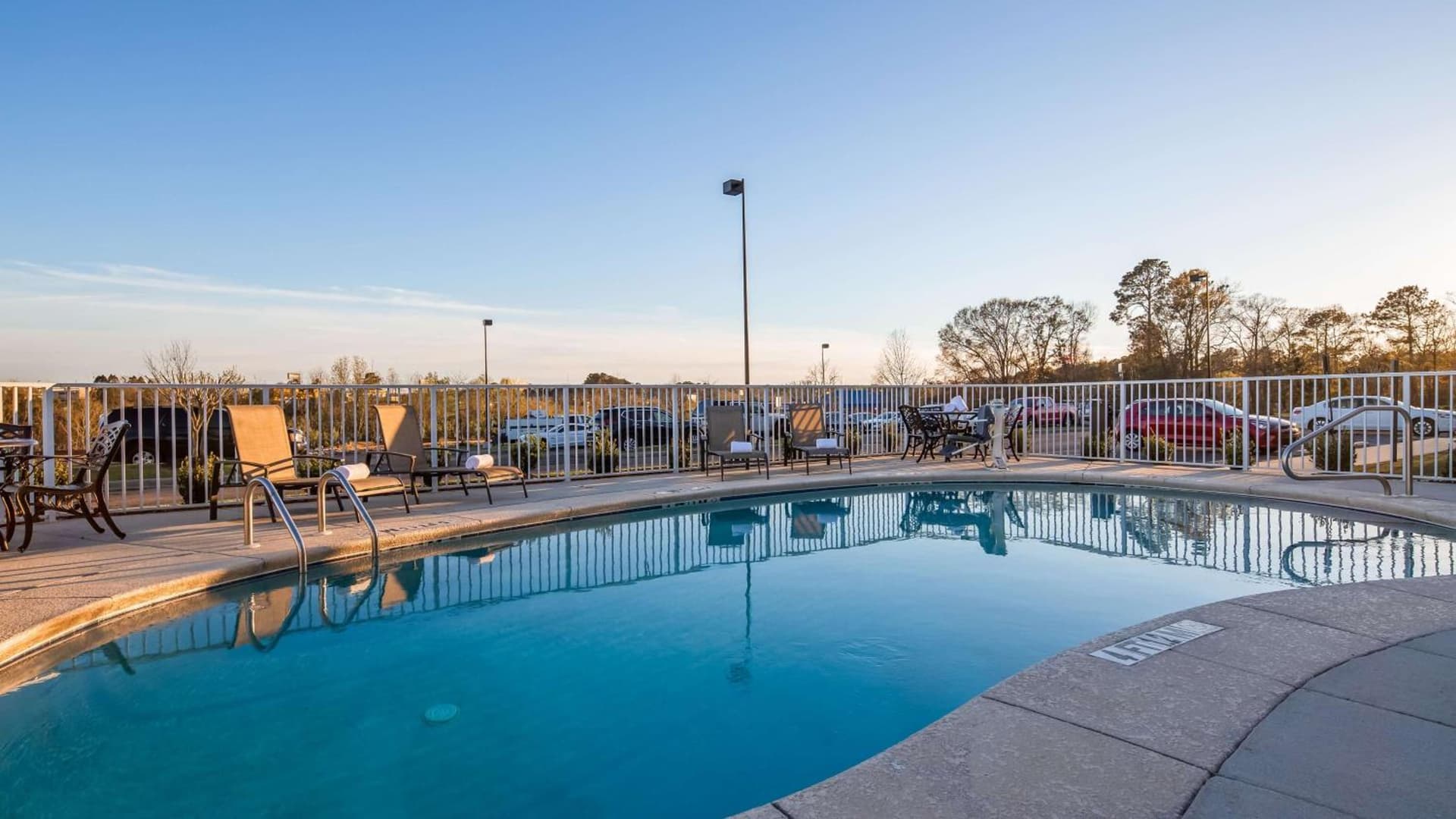 Best Western Dothan Inn & Suites property views in Dothan, AL — gallery photo 3