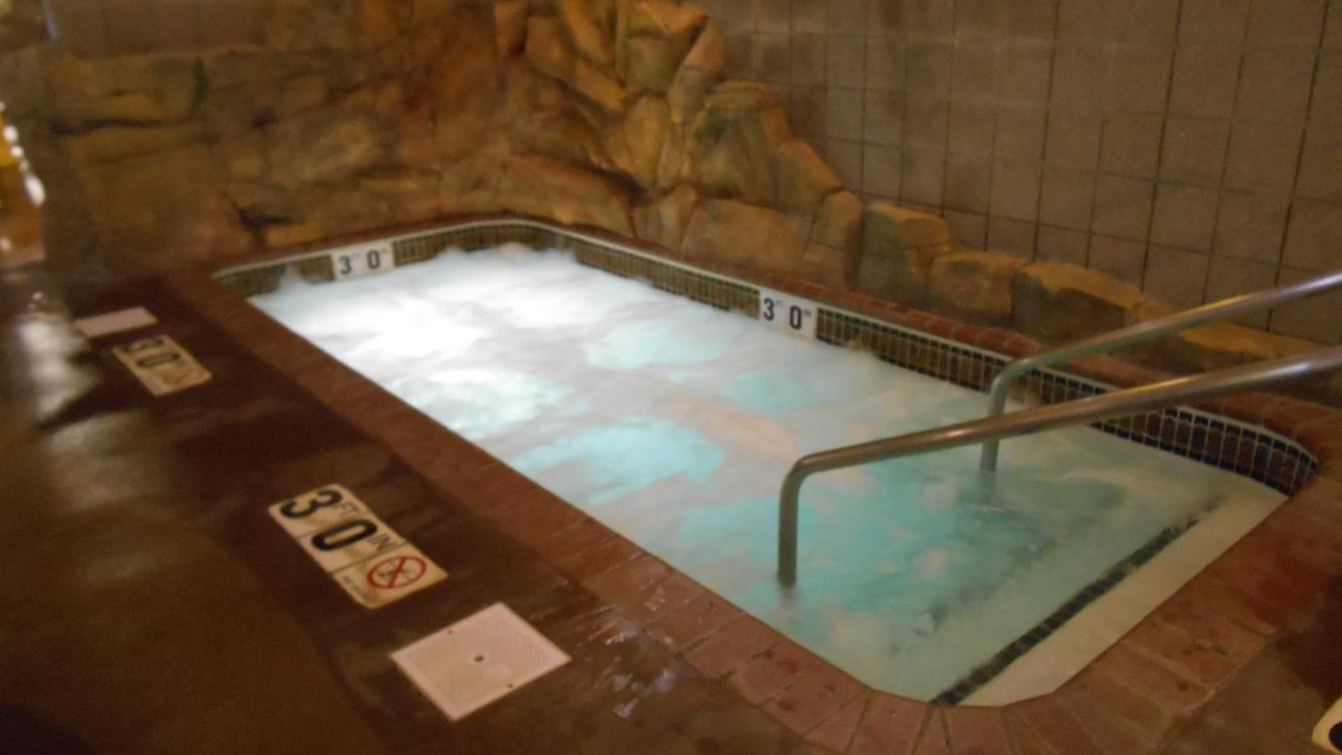 AmericInn by Wyndham Chippewa Falls gallery photo in Chippewa Falls, WI — image 6