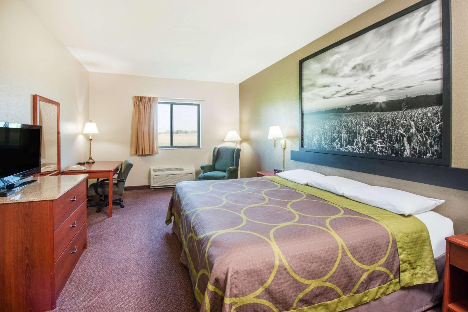 Super 8 by Wyndham Iola KS property views in Iola, KS — gallery photo 3