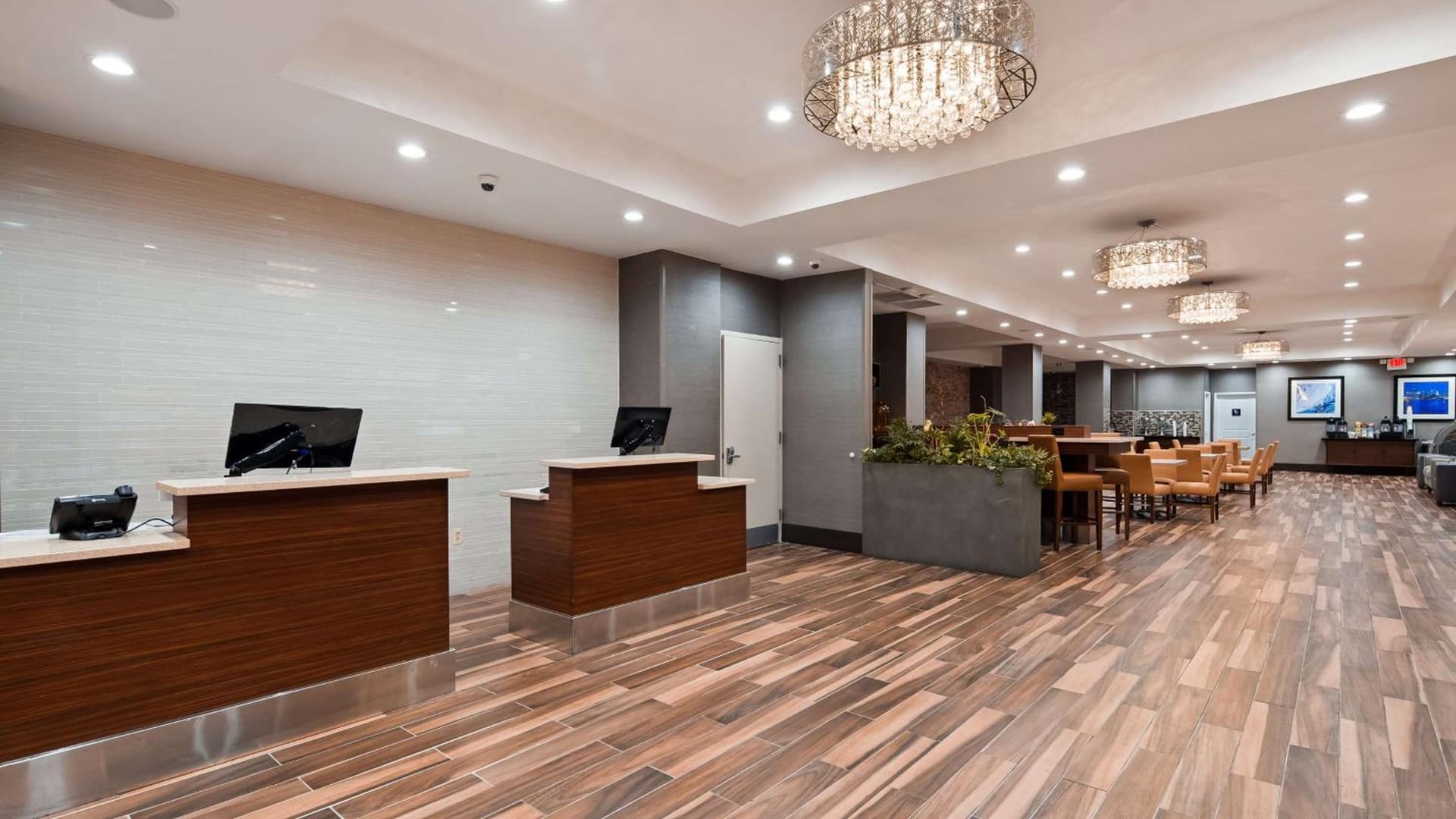 Best Western Plus Philadelphia Convention Center Hotel property views in Philadelphia, PA — gallery photo 3