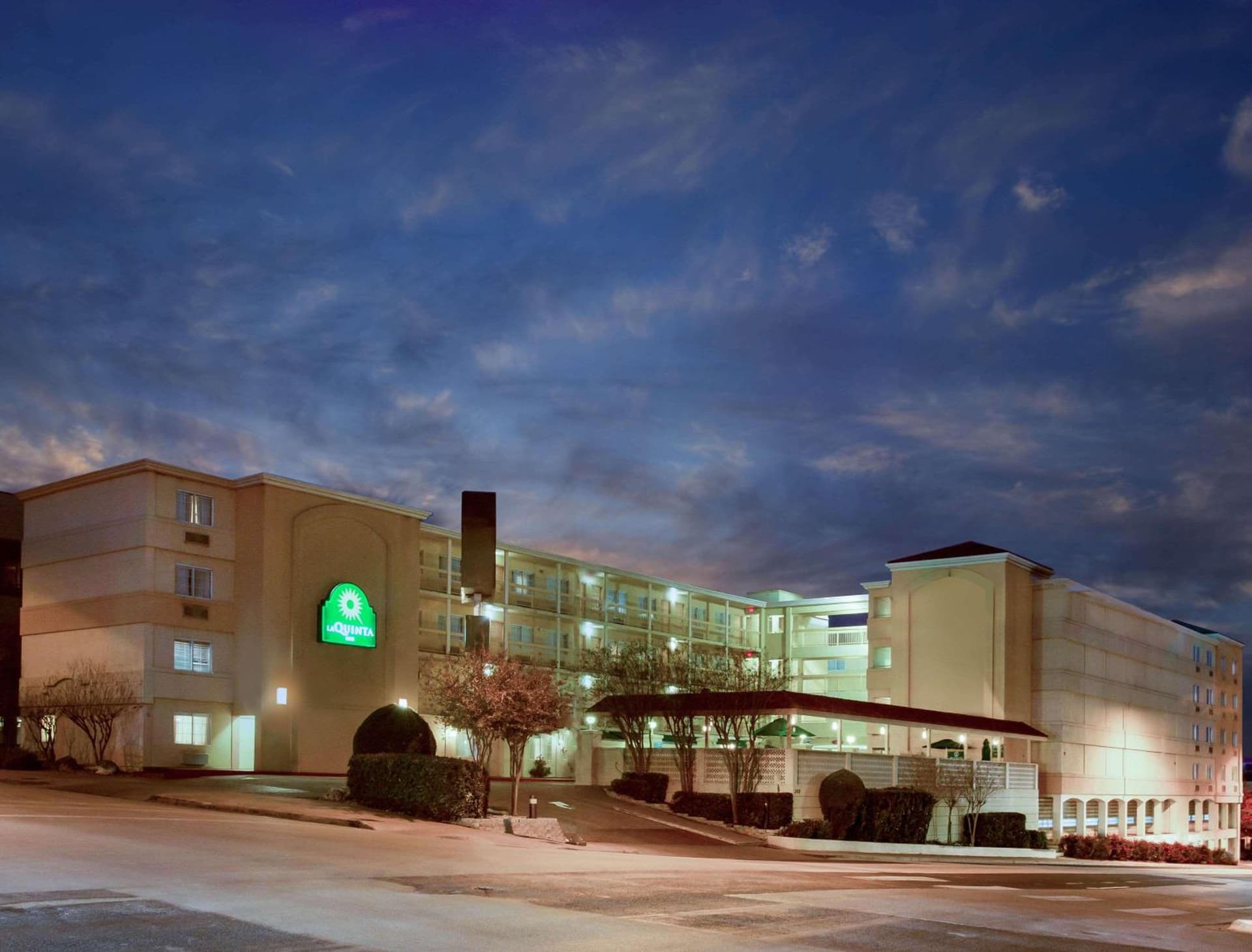La Quinta Inn by Wyndham Austin Capitol / Downtown featured exterior or lobby in Austin, TX — similar hotel