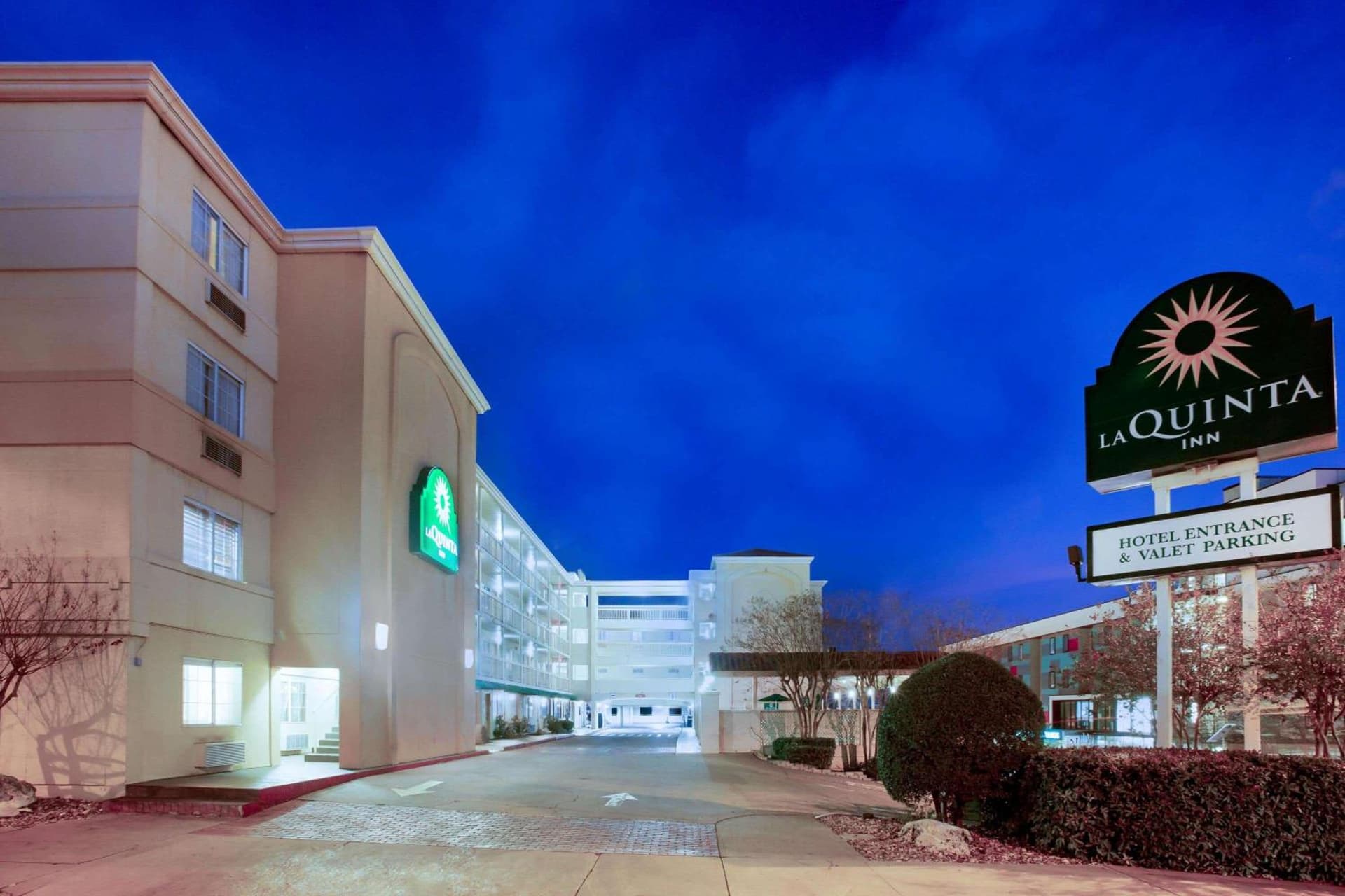 La Quinta Inn by Wyndham Austin Capitol / Downtown property views in Austin, TX — gallery photo 3