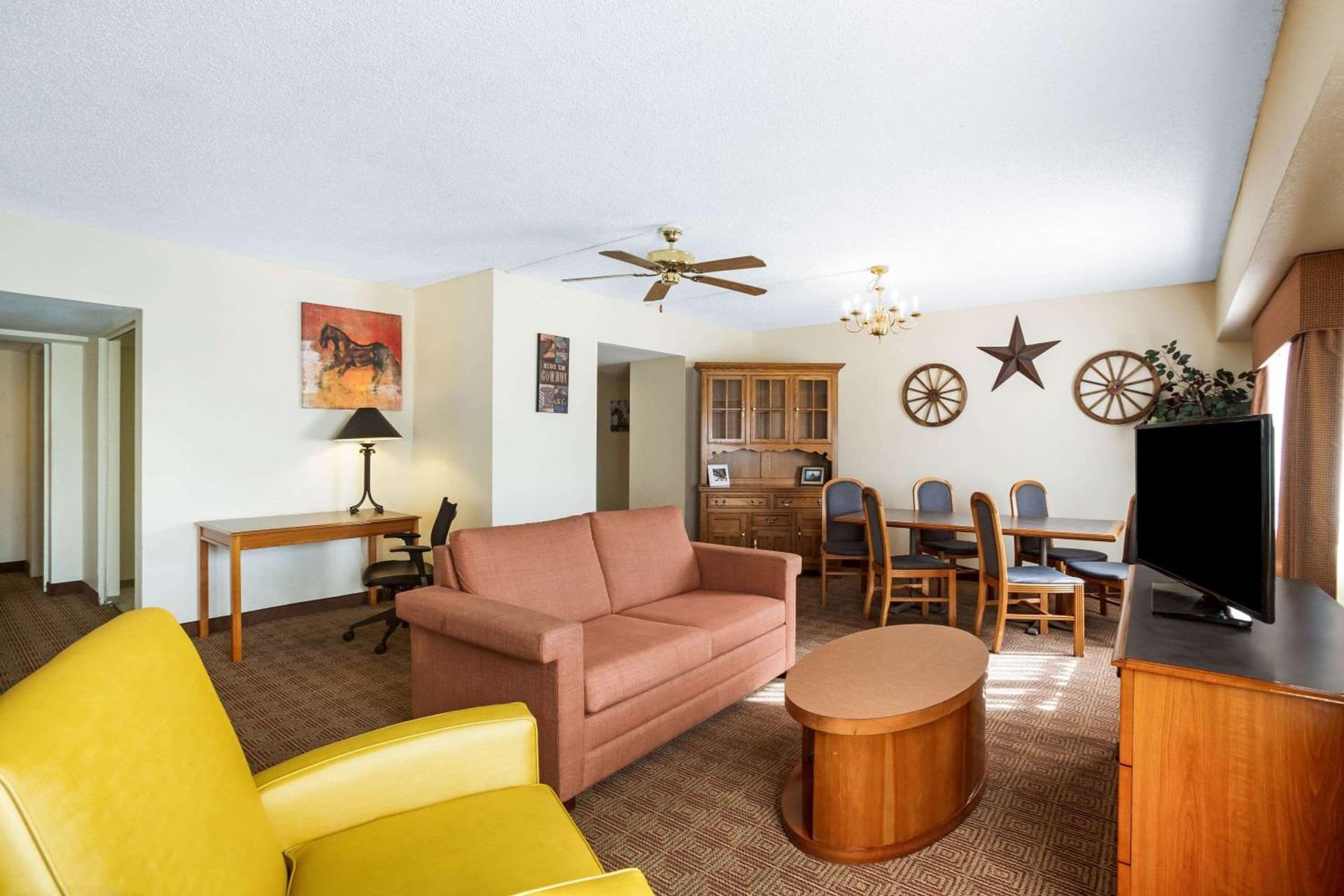 La Quinta Inn by Wyndham Austin Capitol / Downtown gallery photo in Austin, TX — image 19