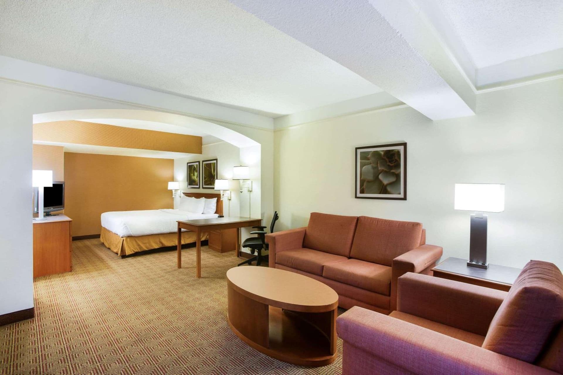La Quinta Inn by Wyndham Austin Capitol / Downtown gallery photo in Austin, TX — image 8
