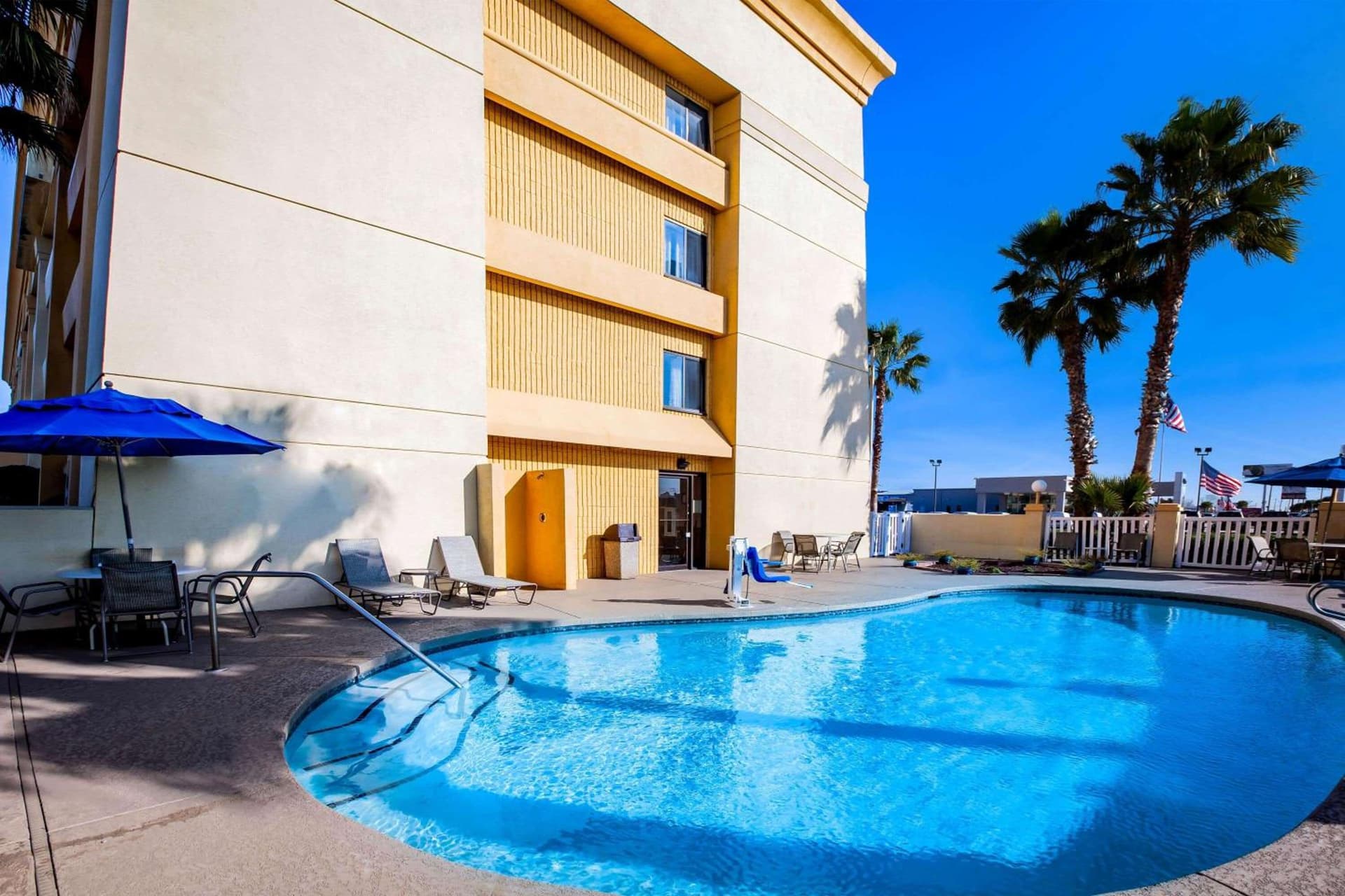 La Quinta by Wyndham Houston Baytown East gallery photo in Baytown, TX — image 5
