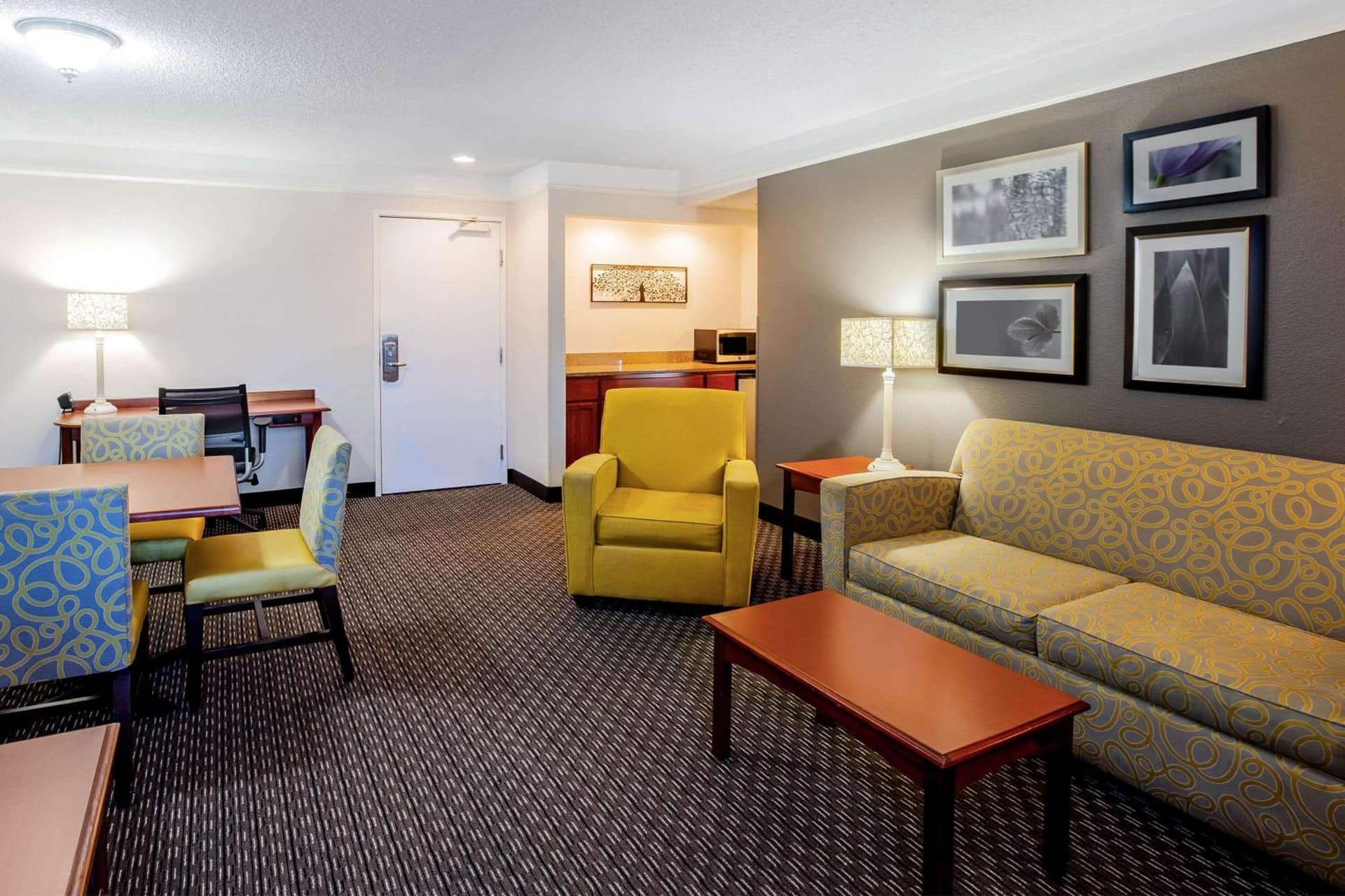 La Quinta by Wyndham Houston Baytown East gallery photo in Baytown, TX — image 20