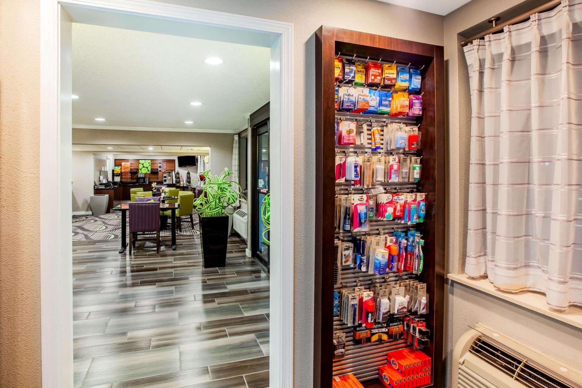 La Quinta by Wyndham Houston Baytown East gallery photo in Baytown, TX — image 23