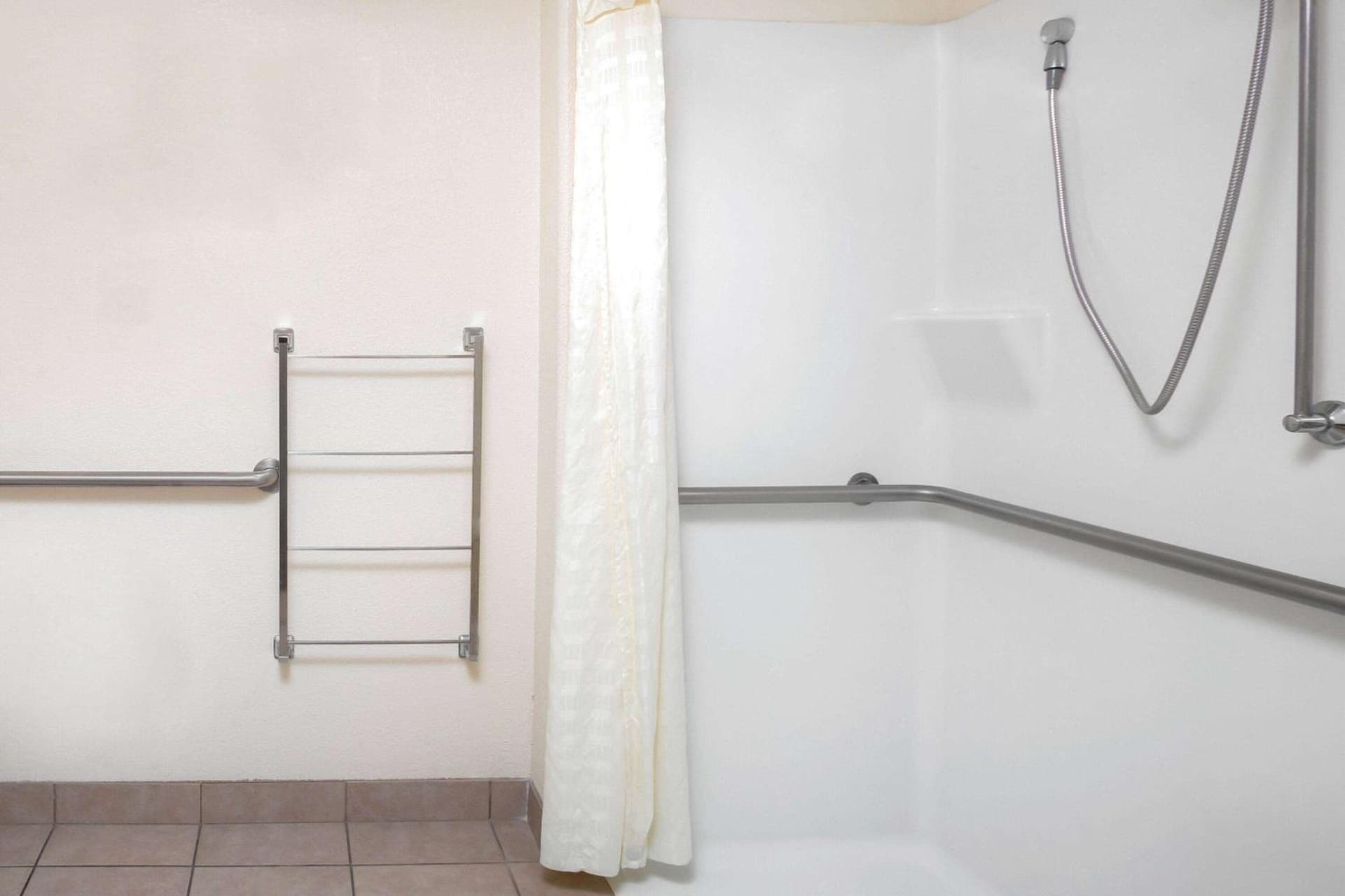 La Quinta by Wyndham Fowler gallery photo in Fowler, CA — image 47