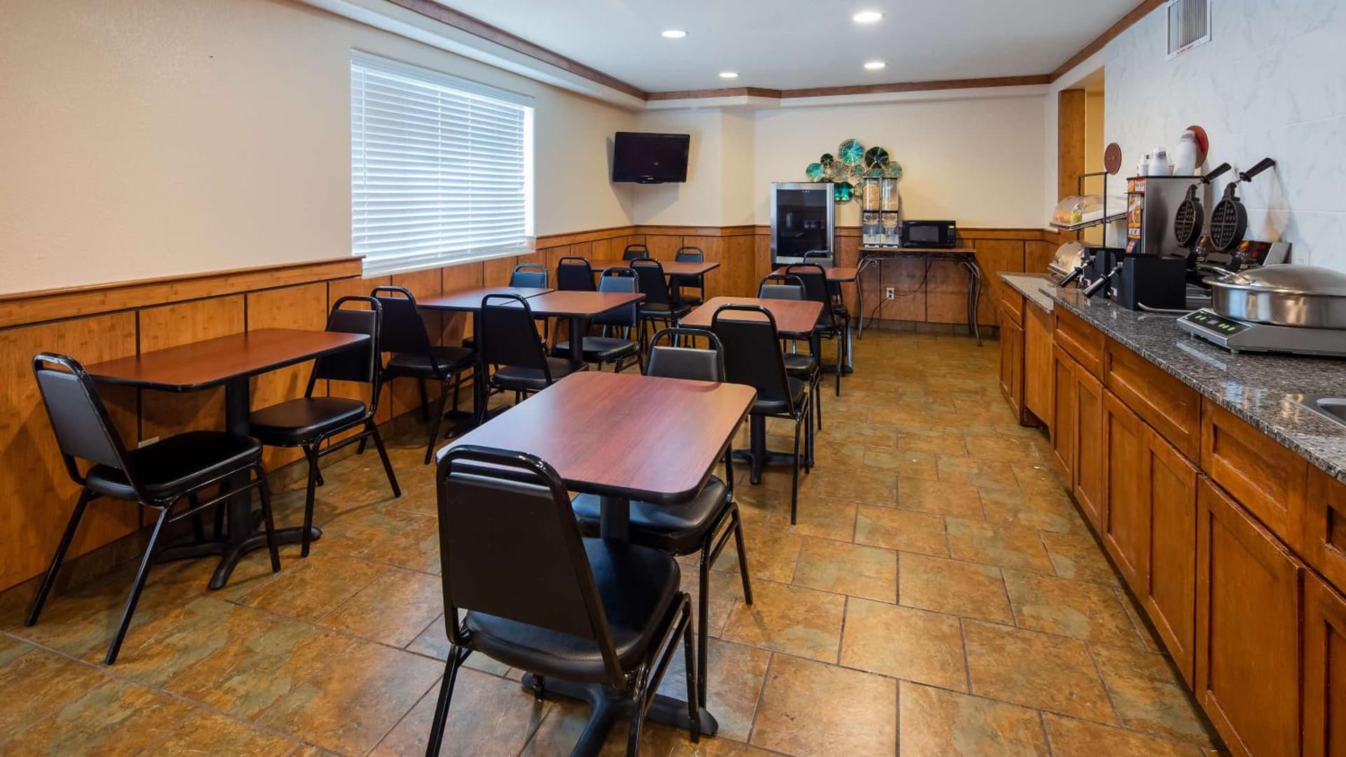 Days Inn by Wyndham Thornton gallery photo in Thornton, CO — image 38