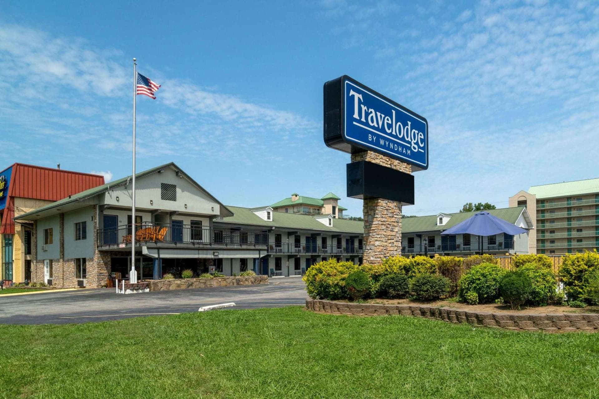 Pigeon Forge Parkway Inn featured exterior or lobby in Pigeon Forge, TN — similar hotel