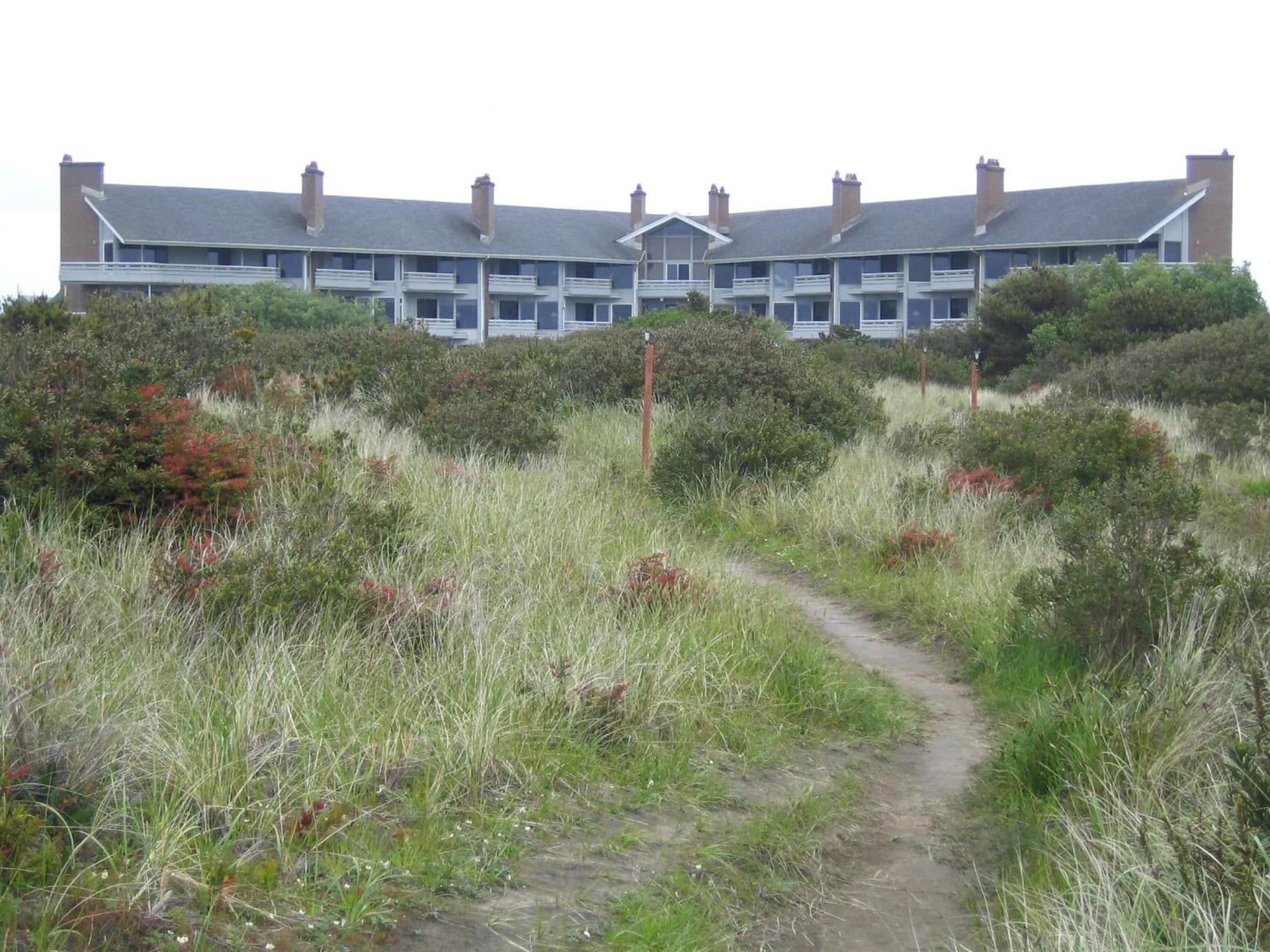Grey Gull featured exterior or lobby in Ocean Shores, WA — similar hotel