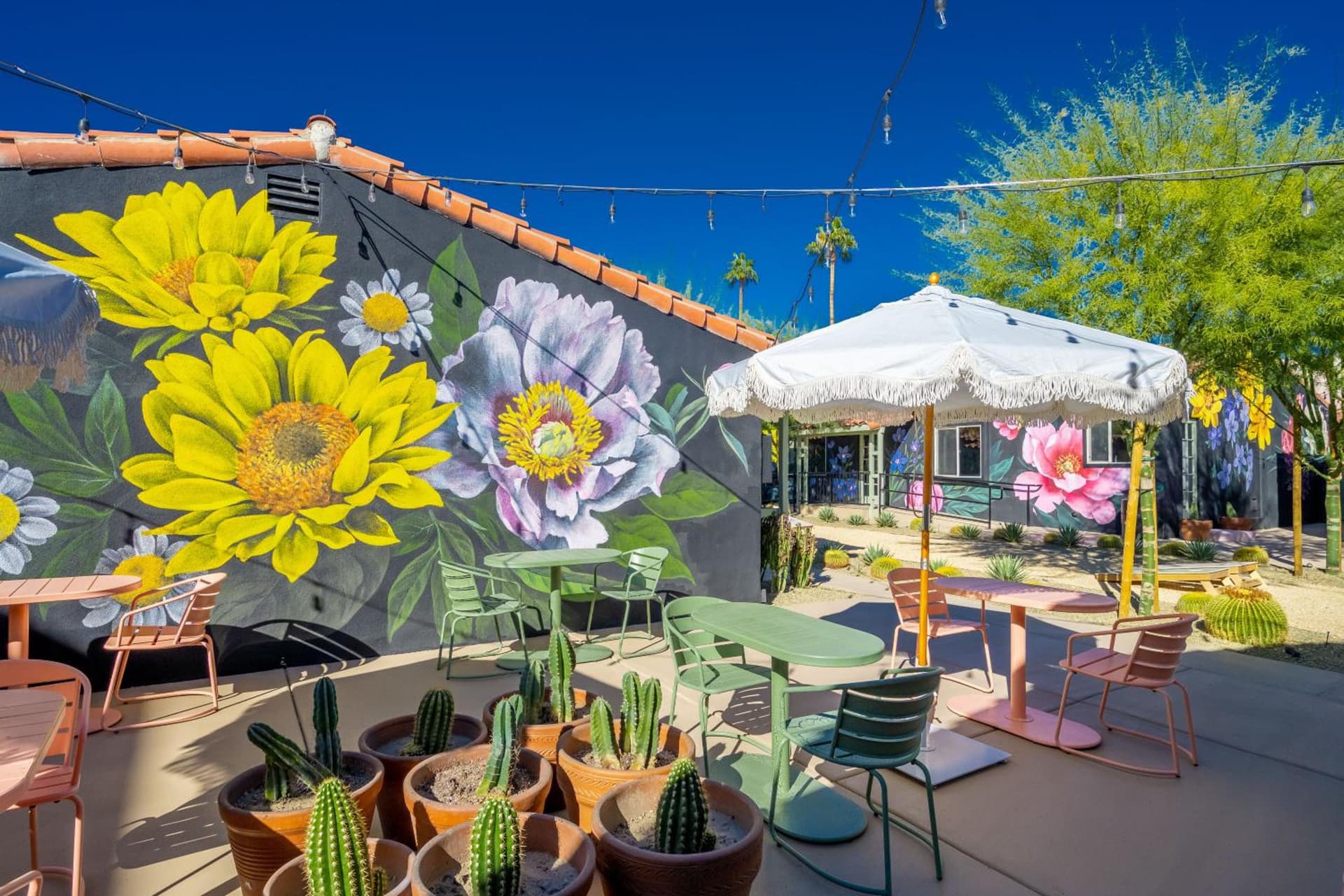 Fleur Noire Hotel - 21 and Over gallery photo in Palm Springs, CA — image 57
