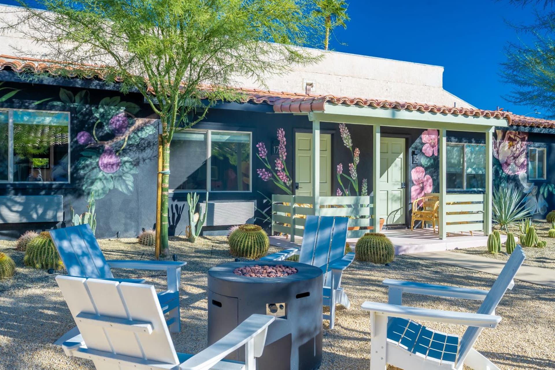 Fleur Noire Hotel - 21 and Over gallery photo in Palm Springs, CA — image 43