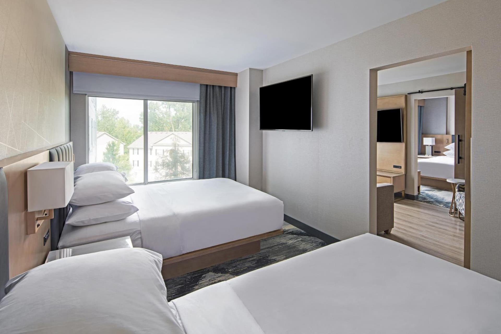 Sheraton Suites Columbus Worthington gallery photo in Columbus, OH — image 30