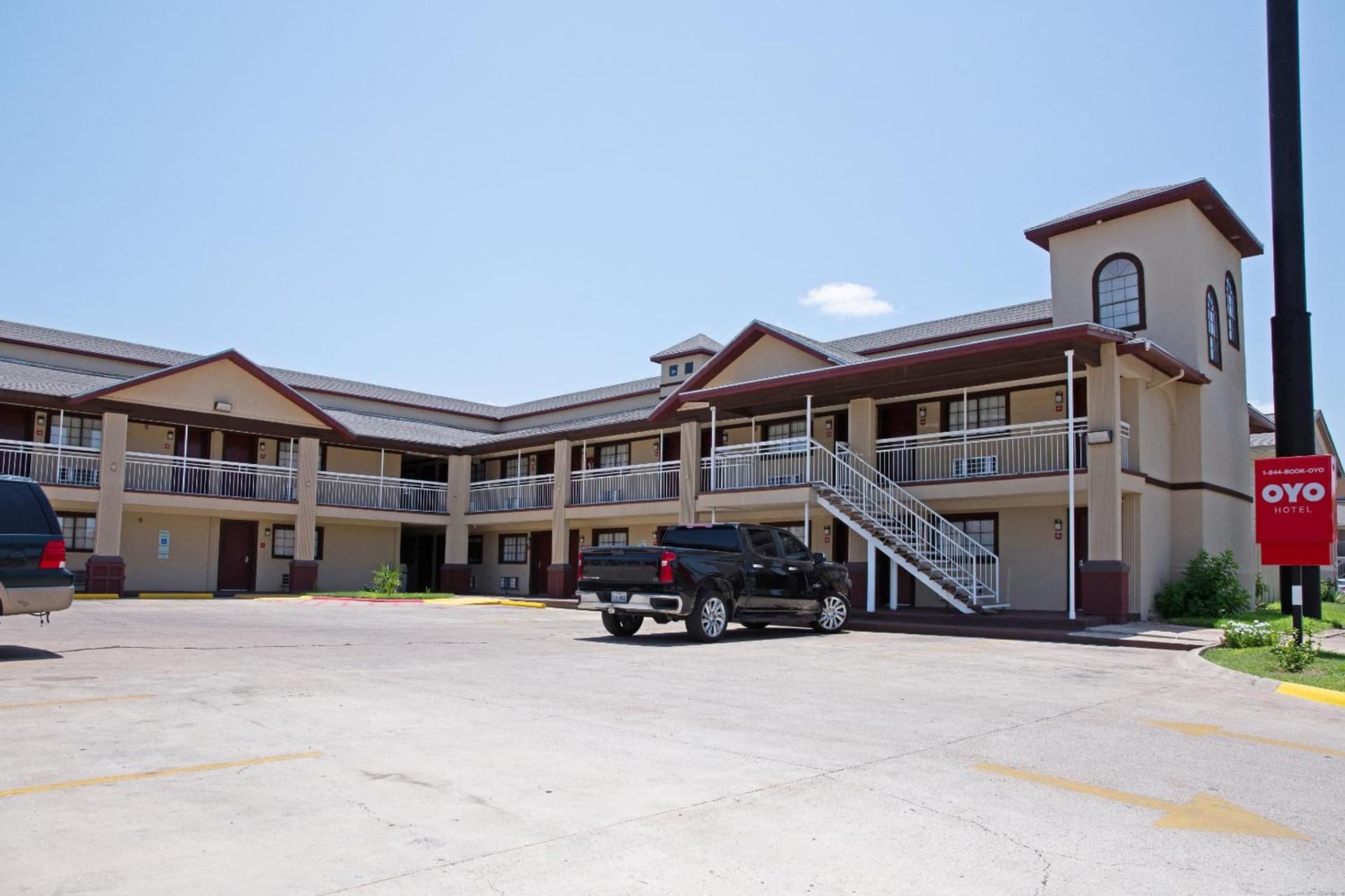 OYO Hotel McAllen Airport South gallery photo in McAllen, TX — image 40