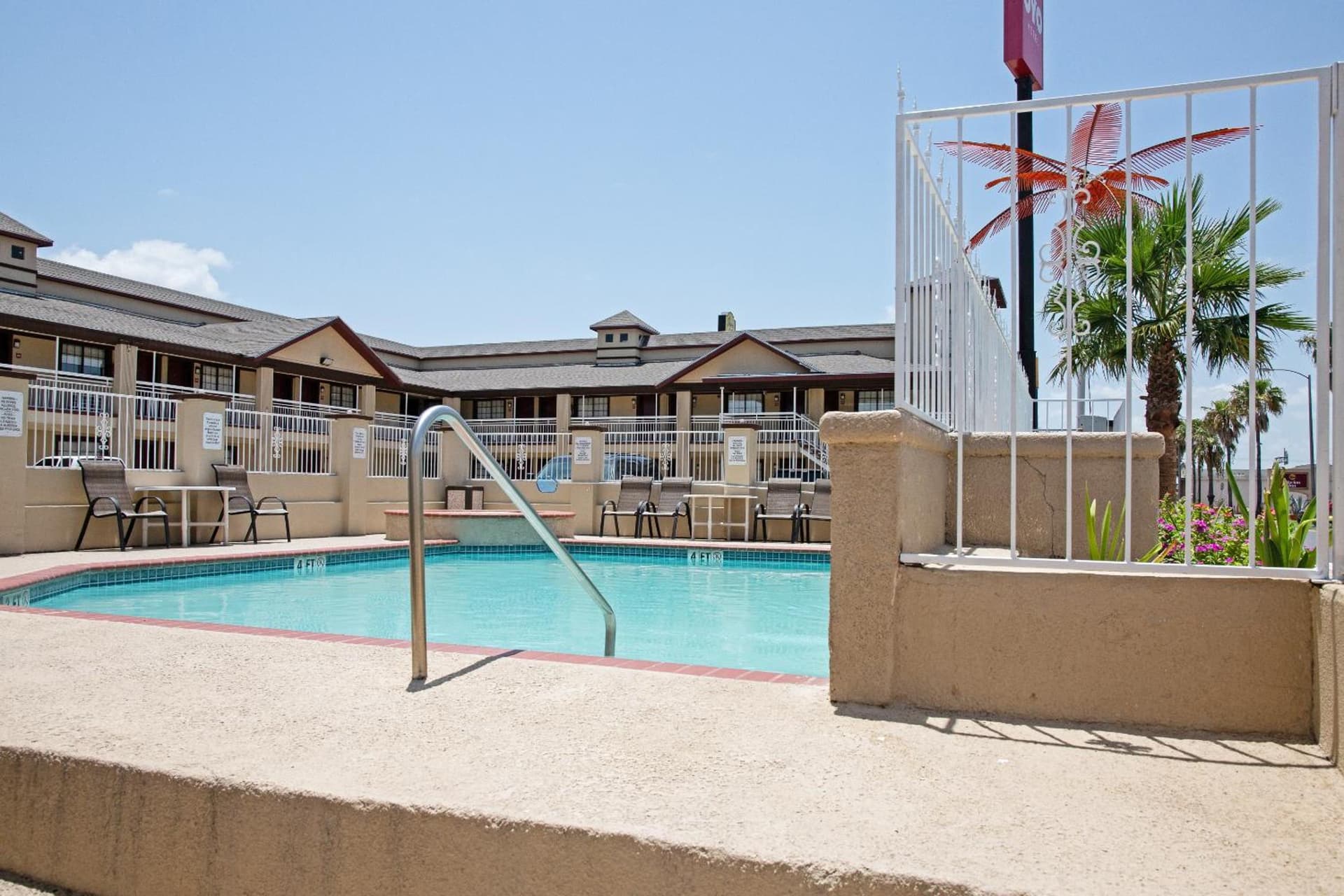 OYO Hotel McAllen Airport South gallery photo in McAllen, TX — image 89