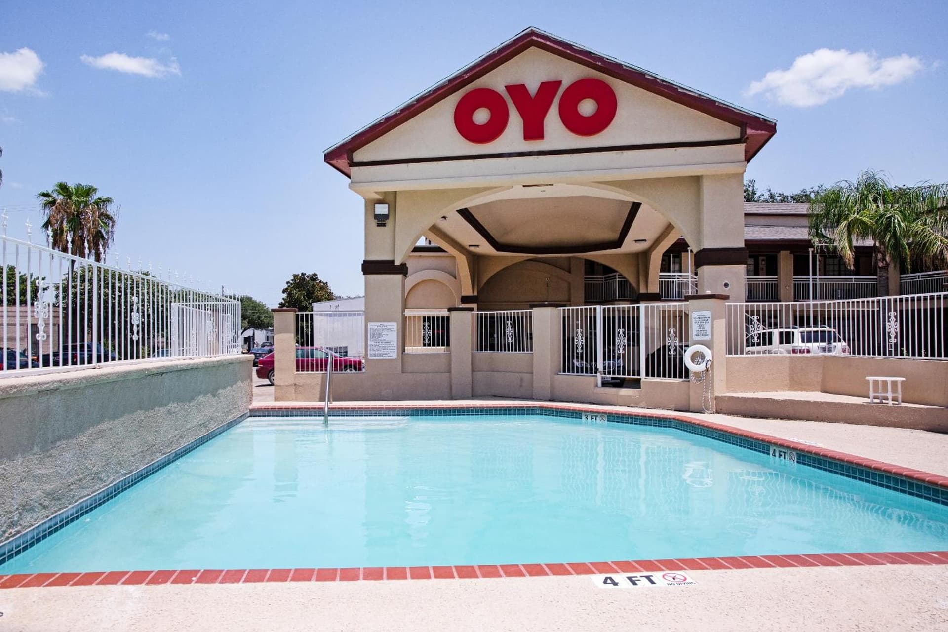 OYO Hotel McAllen Airport South property views in McAllen, TX — gallery photo 3