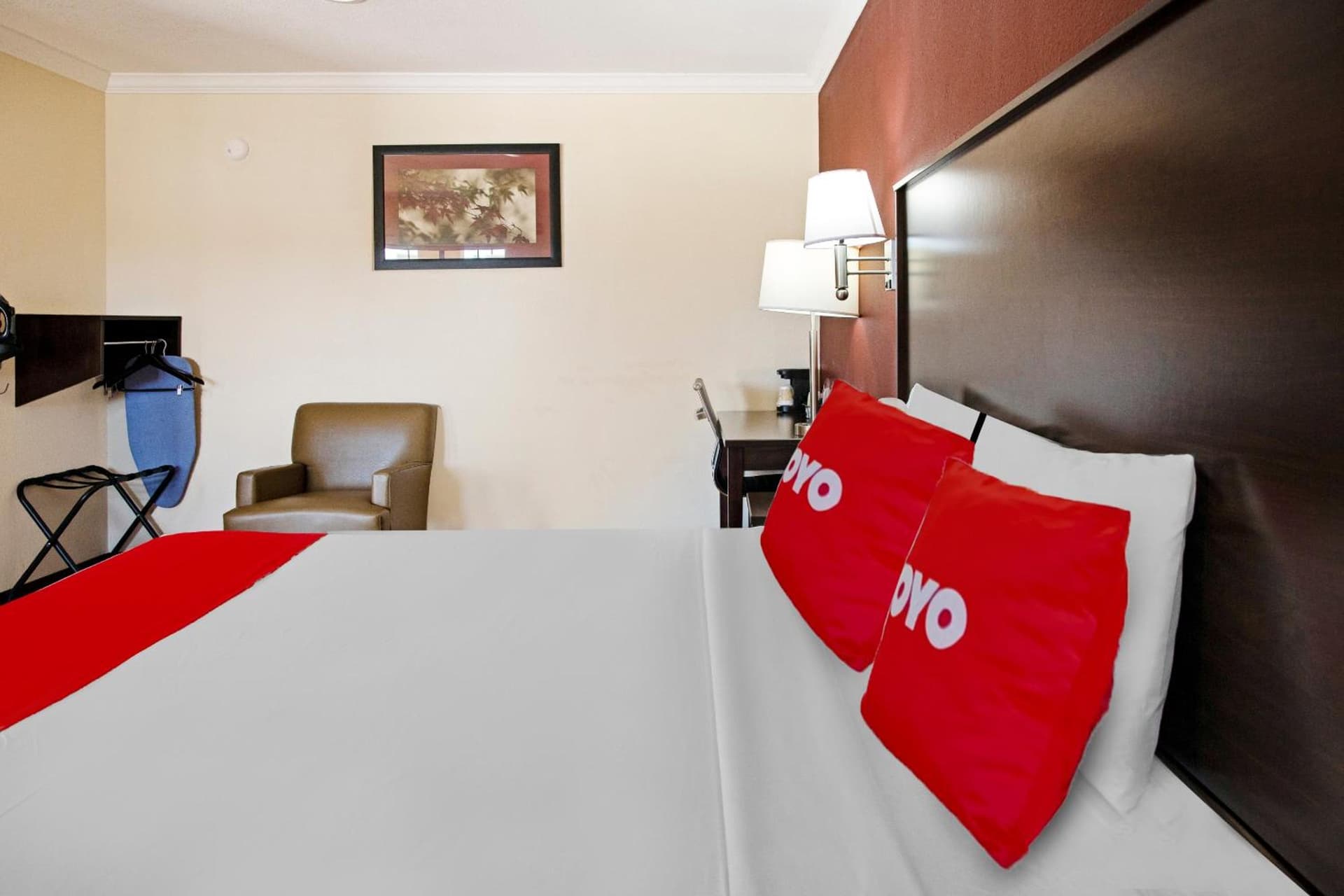 OYO Hotel McAllen Airport South gallery photo in McAllen, TX — image 86
