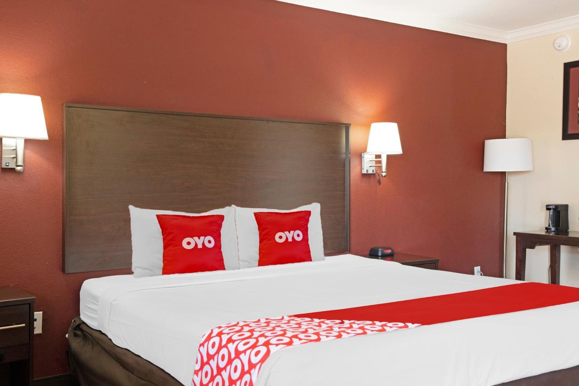 OYO Hotel McAllen Airport South gallery photo in McAllen, TX — image 78