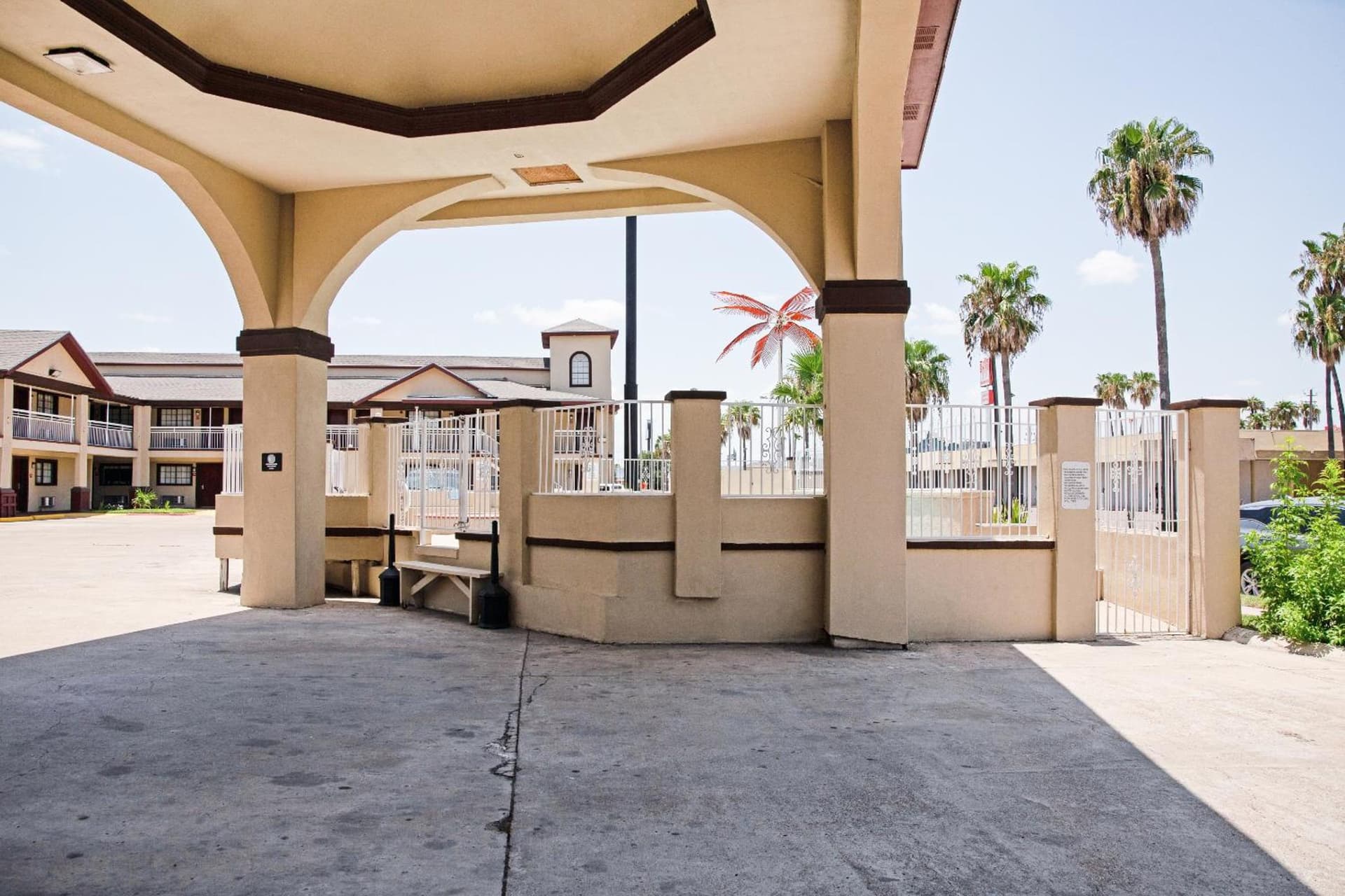 OYO Hotel McAllen Airport South gallery photo in McAllen, TX — image 4