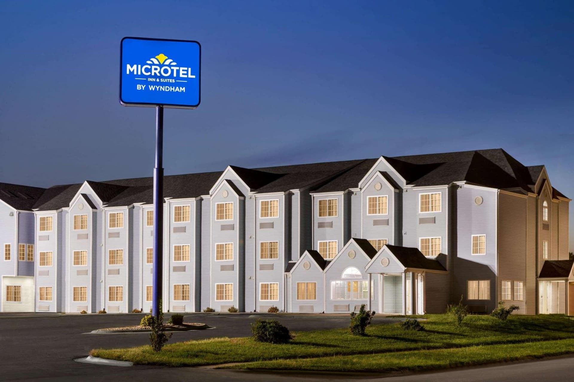 Microtel Inn & Suites Lincoln interior in Lincoln, NE — gallery photo 2