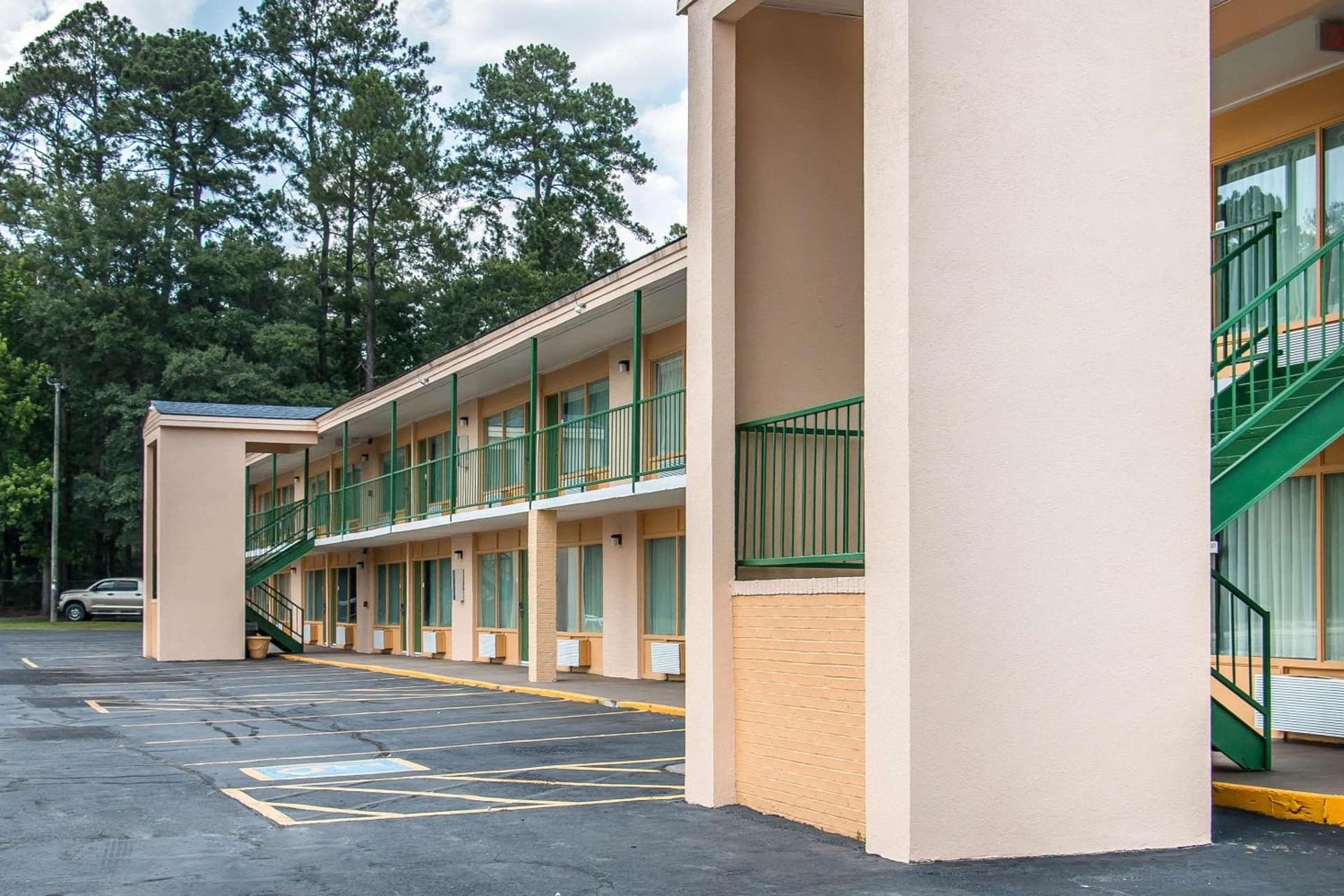 Quality Inn Hinesville - Fort Stewart Area property views in Hinesville, GA — gallery photo 3
