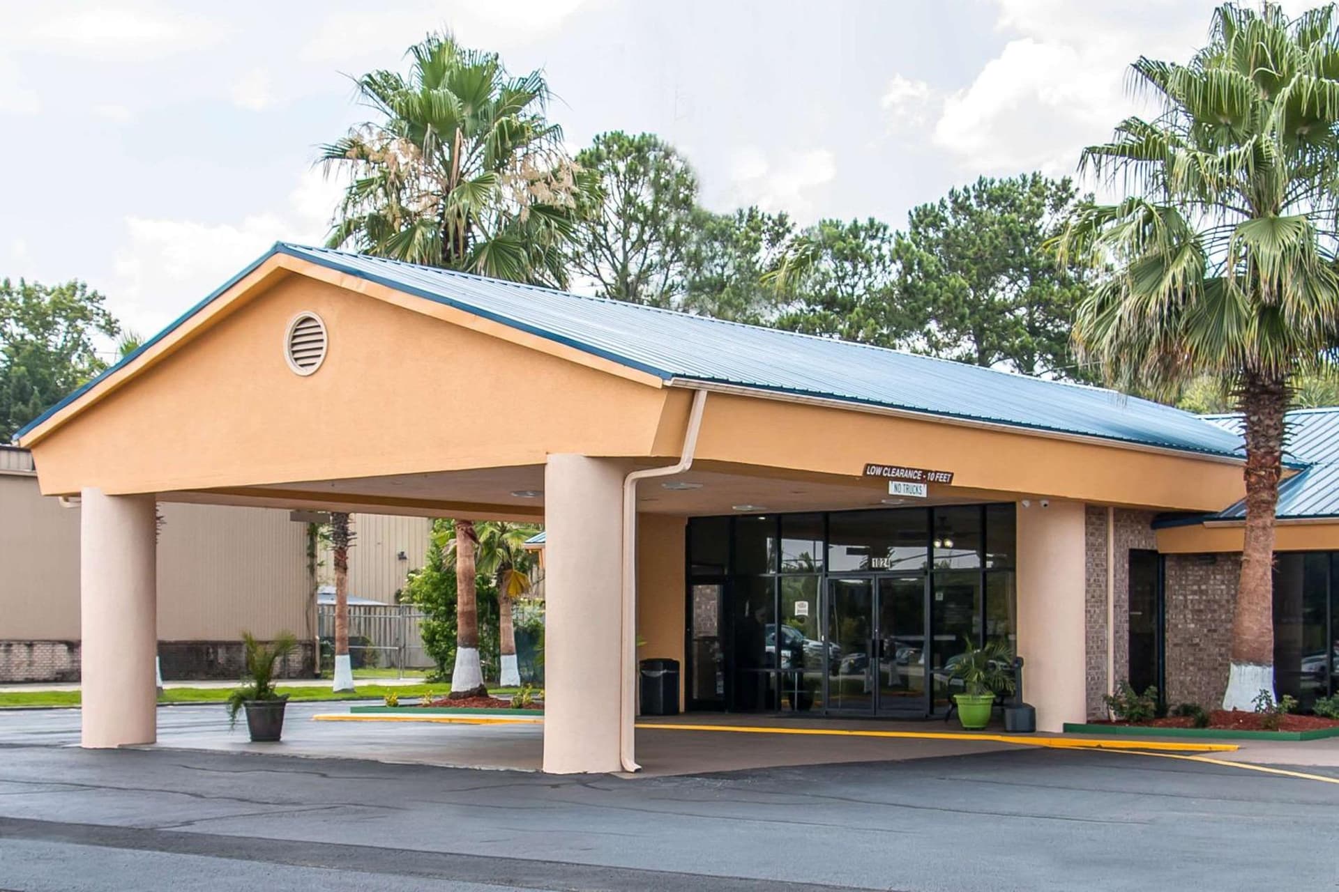 Quality Inn Hinesville - Fort Stewart Area featured exterior or lobby in Hinesville, GA — similar hotel